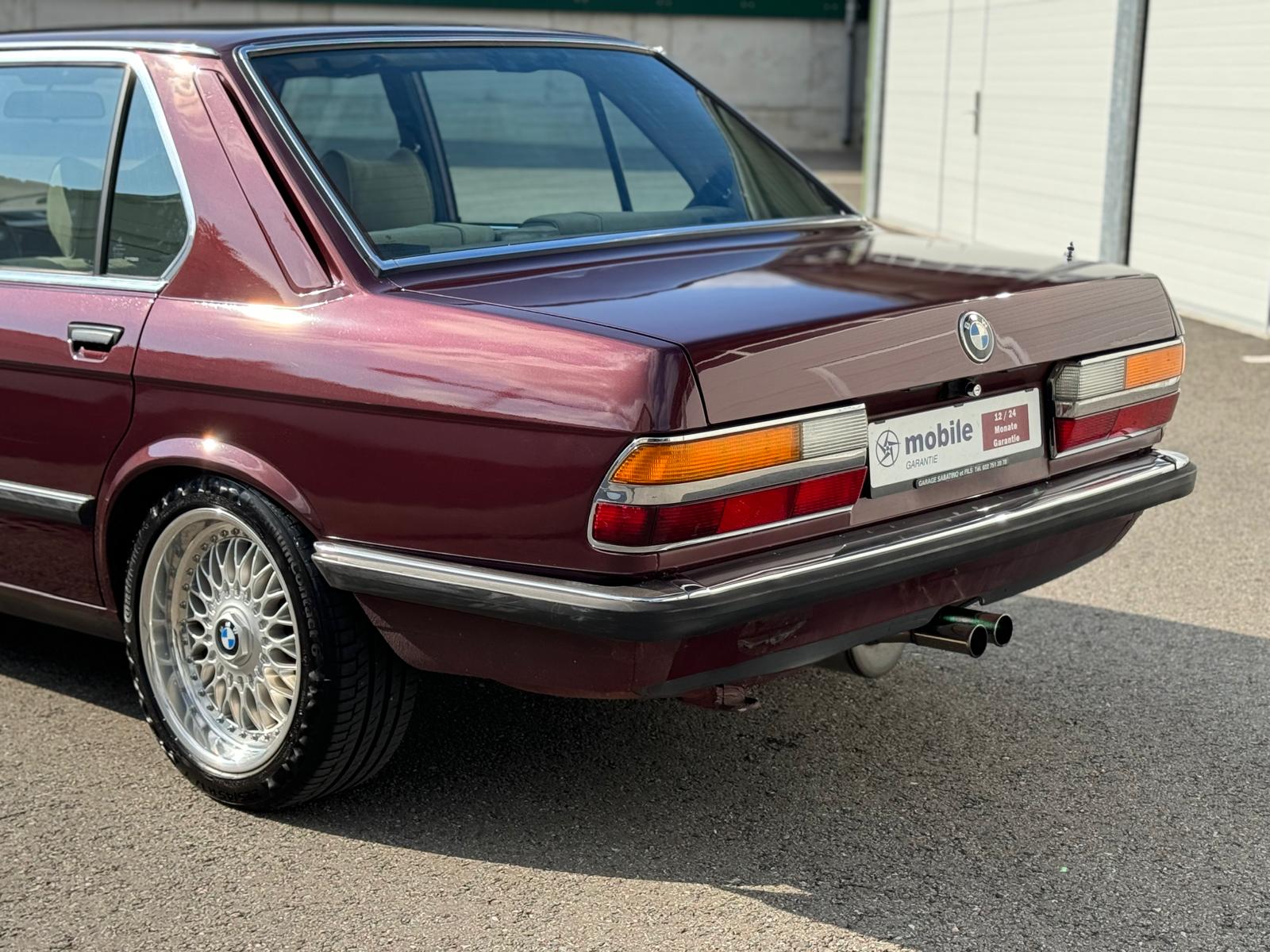 BMW 528i A-image-6