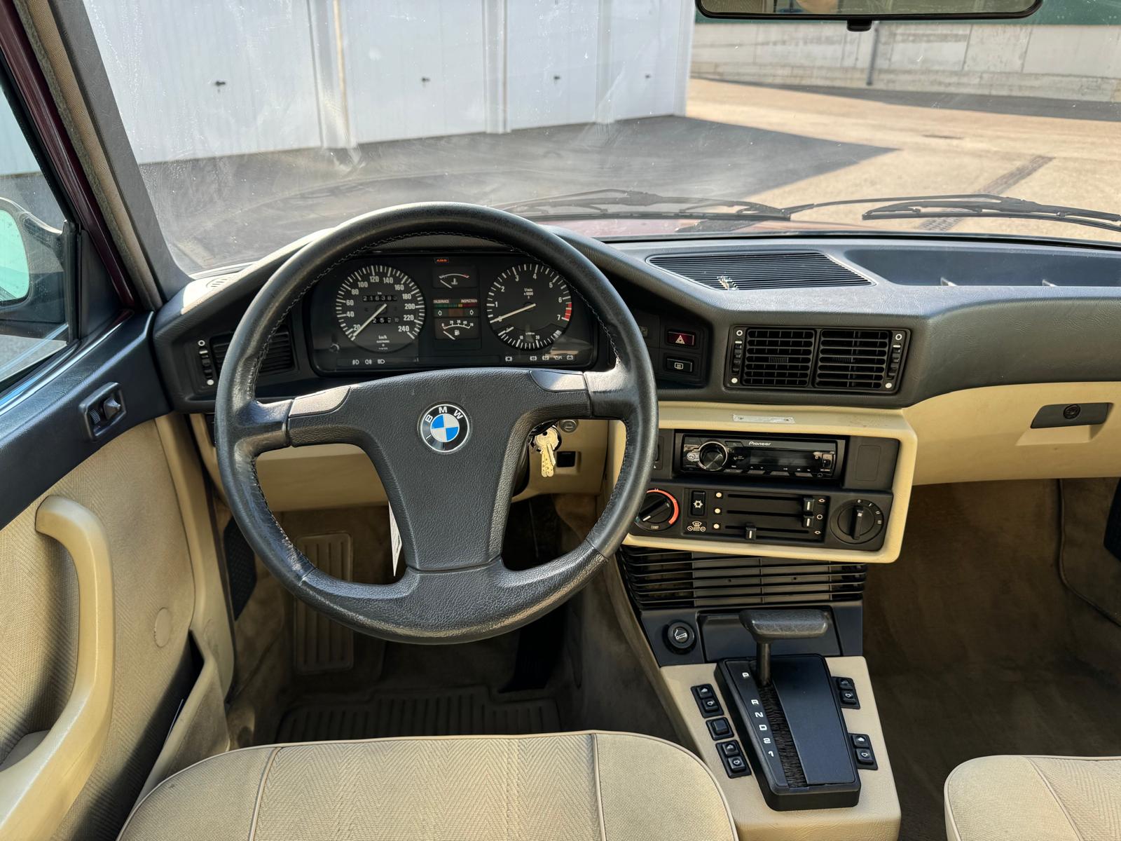 BMW 528i A-image-13
