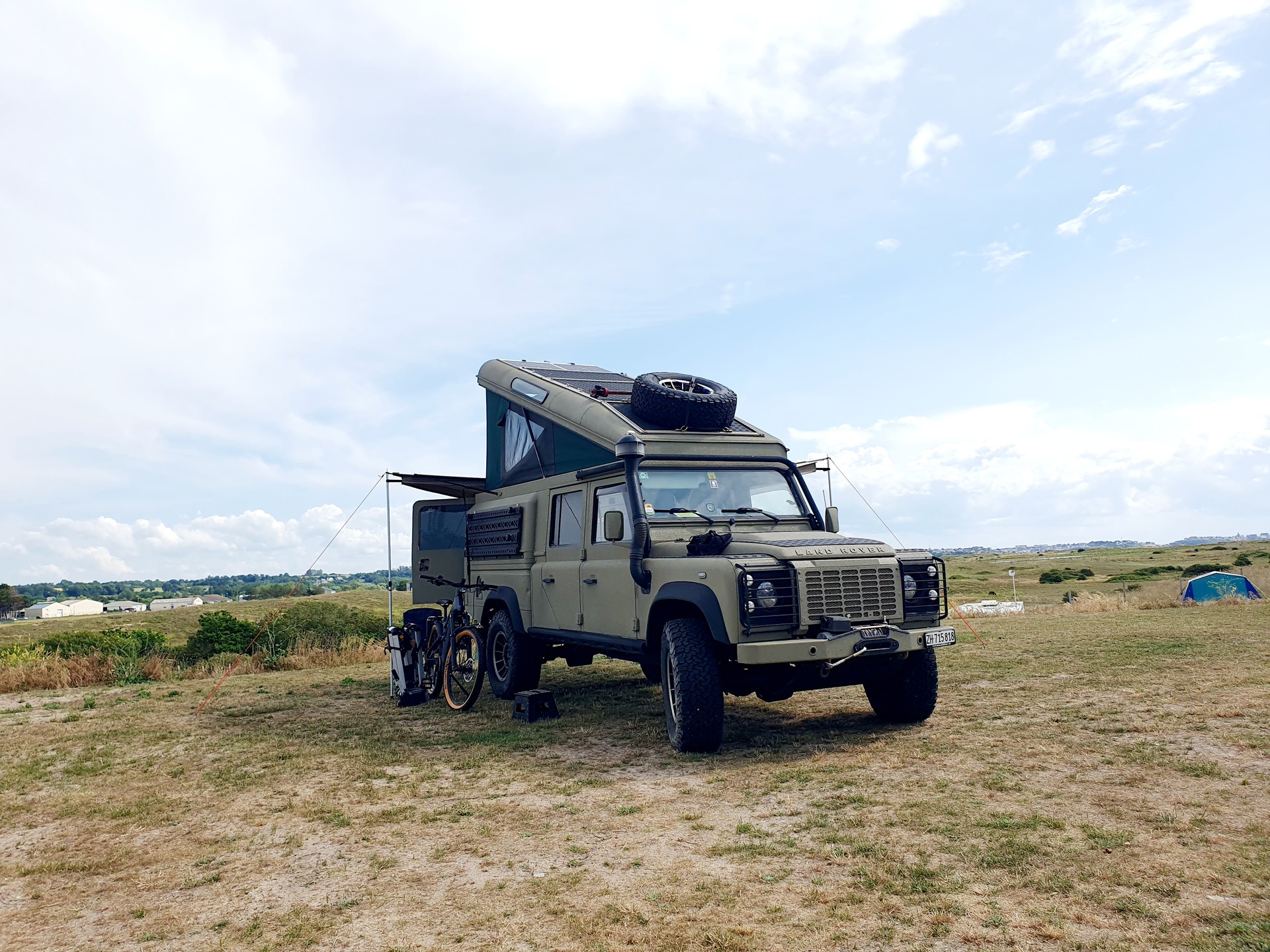 LAND ROVER 130-image-1