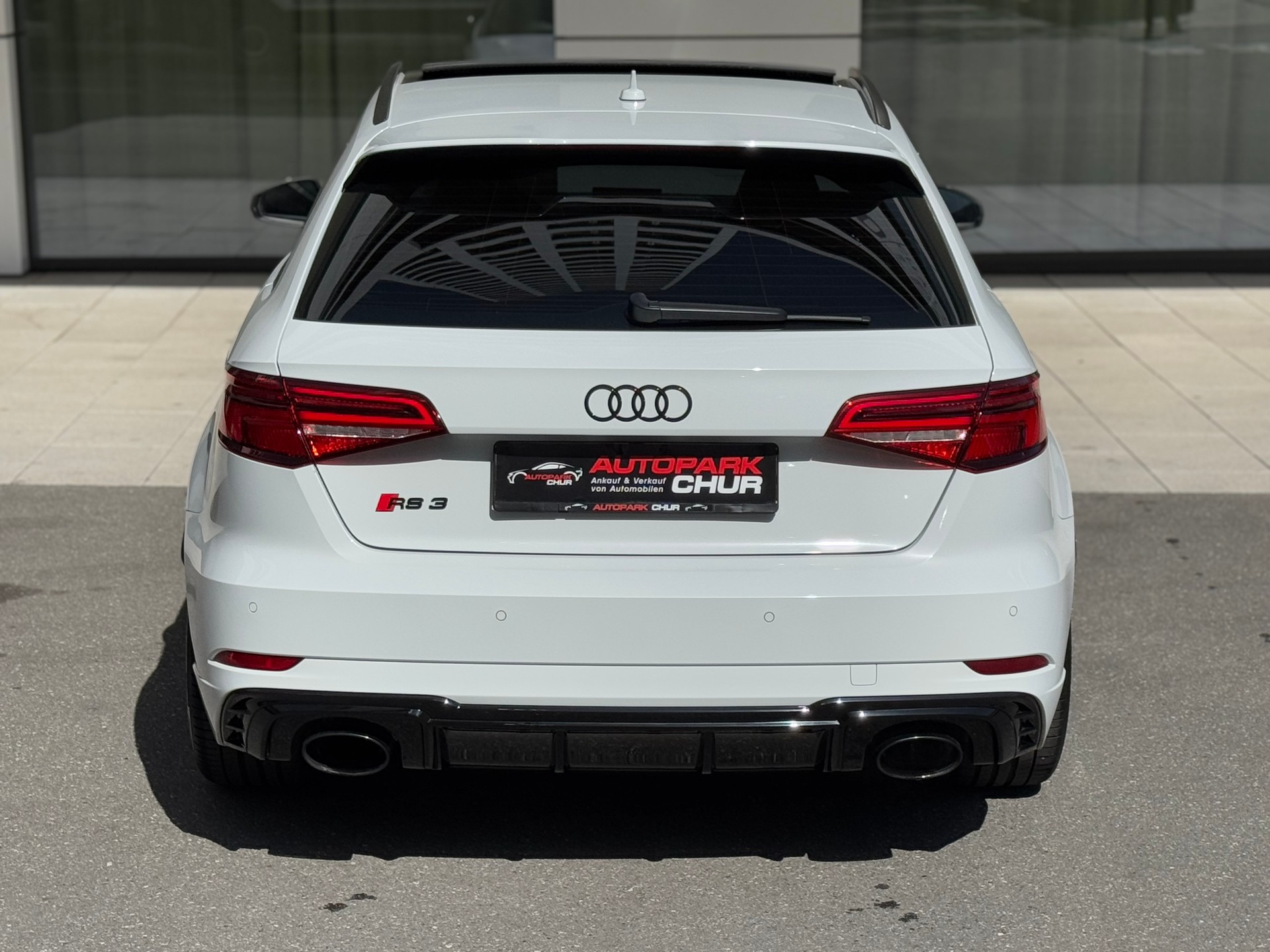 AUDI RS3 Sportback 2.5 TSI quattro S-tronic-image-3
