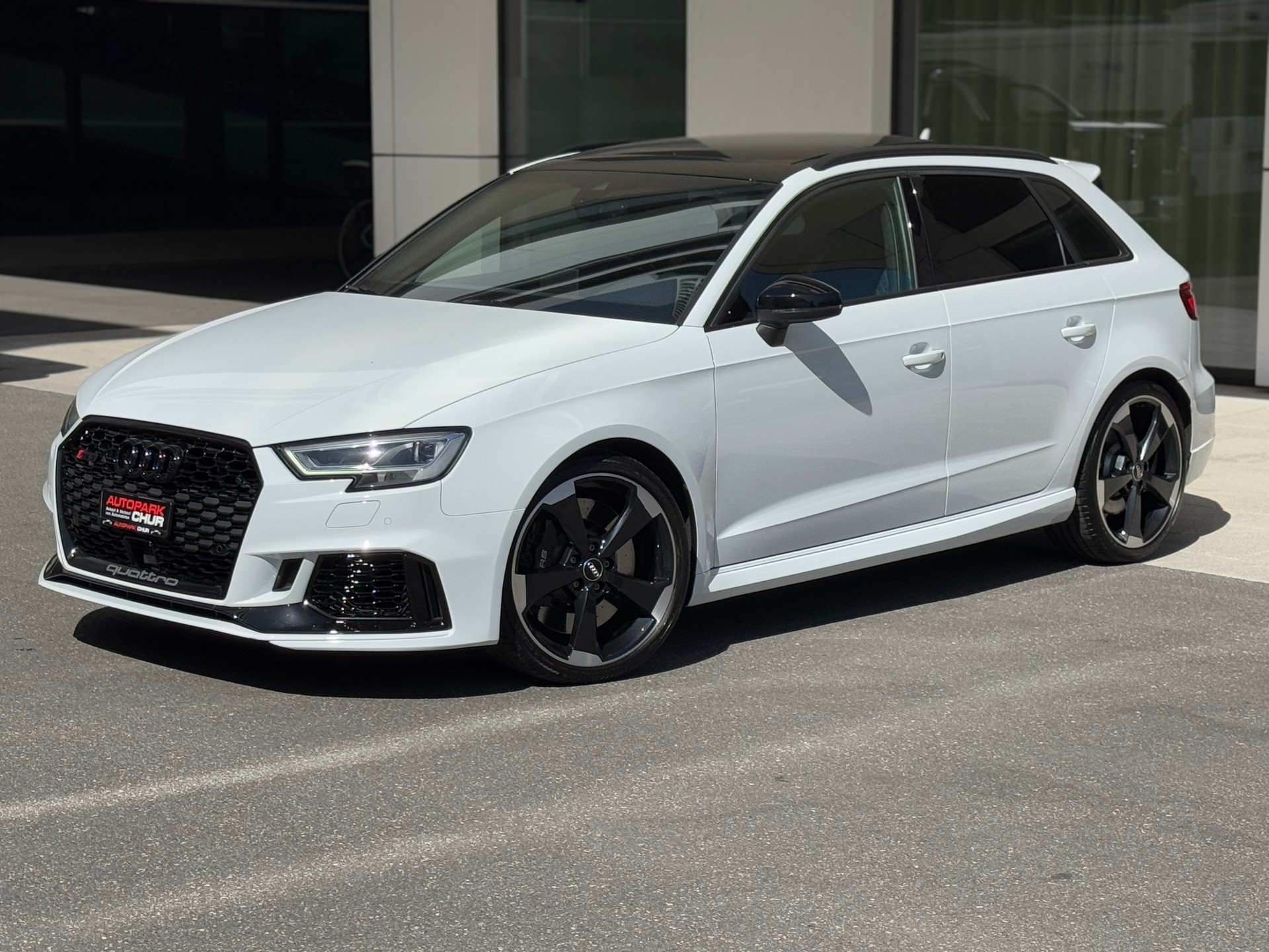 AUDI RS3 Sportback 2.5 TSI quattro S-tronic-image-1