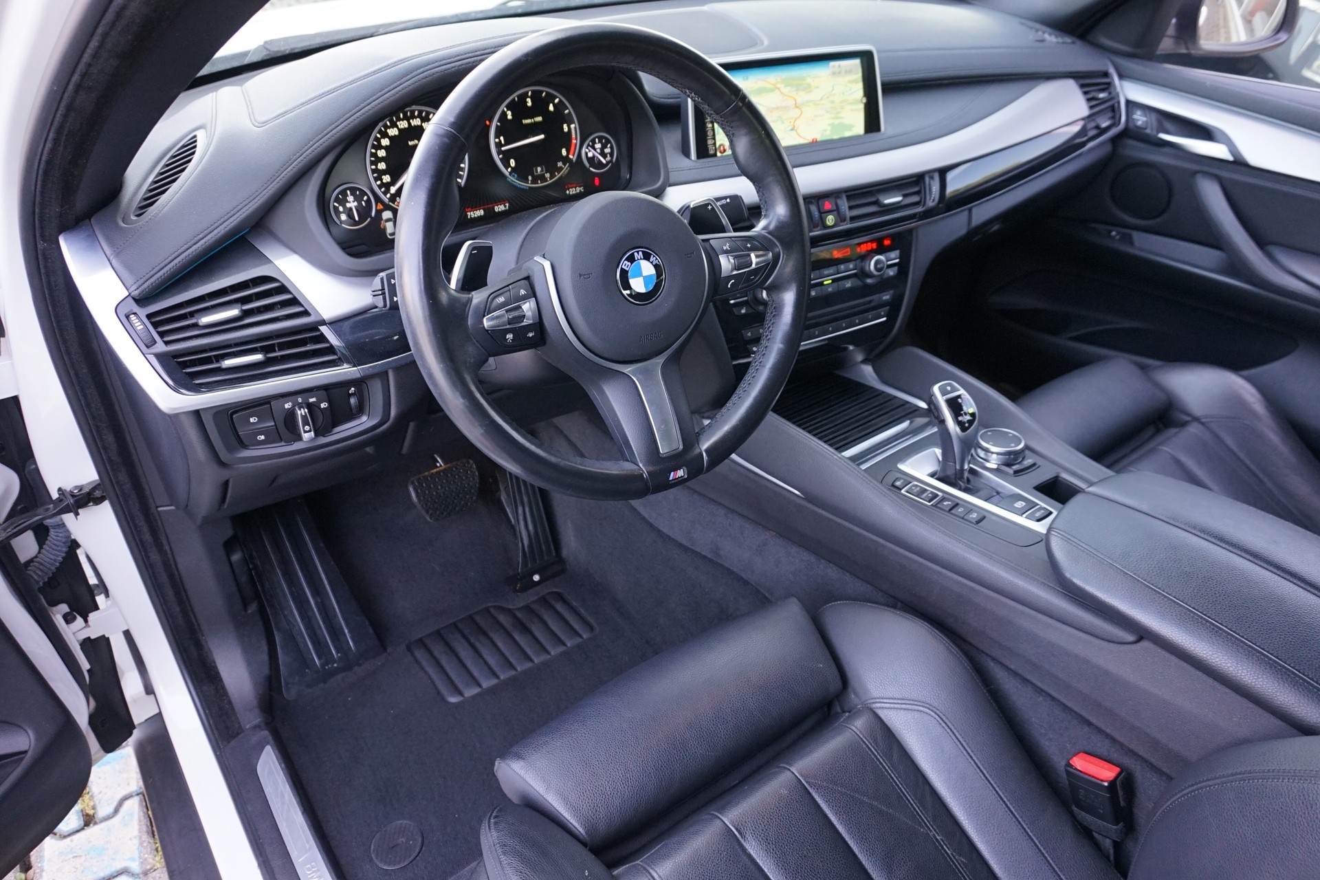 BMW X6 xDrive 30d 258PS 5-Plätzer-image-13