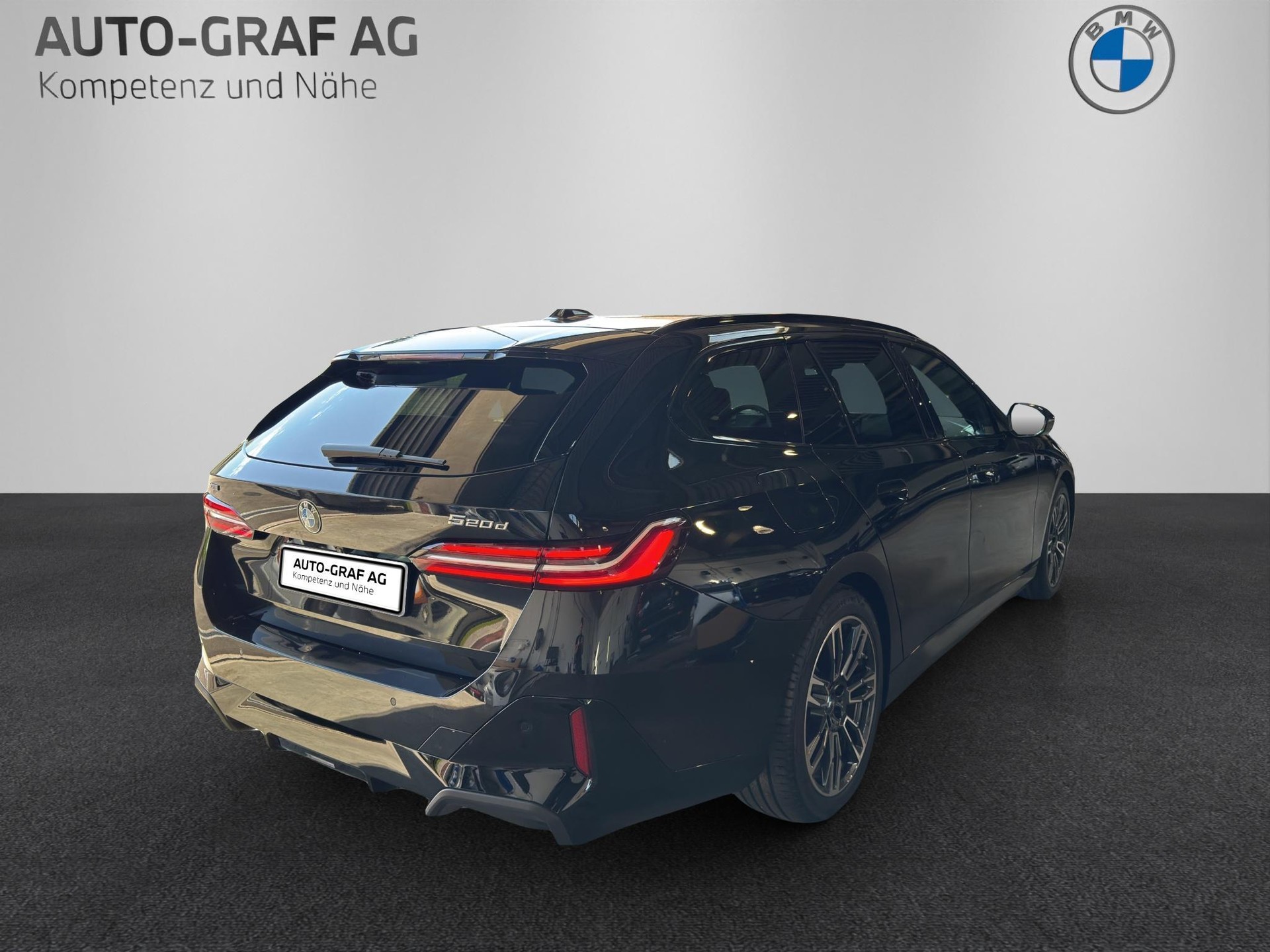 BMW 520d xDrive 48V Touring M Sport Steptronic-image-27