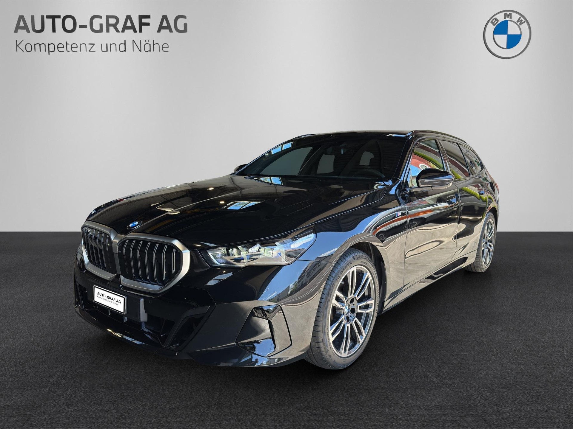 BMW 520d xDrive 48V Touring M Sport Steptronic-image-23