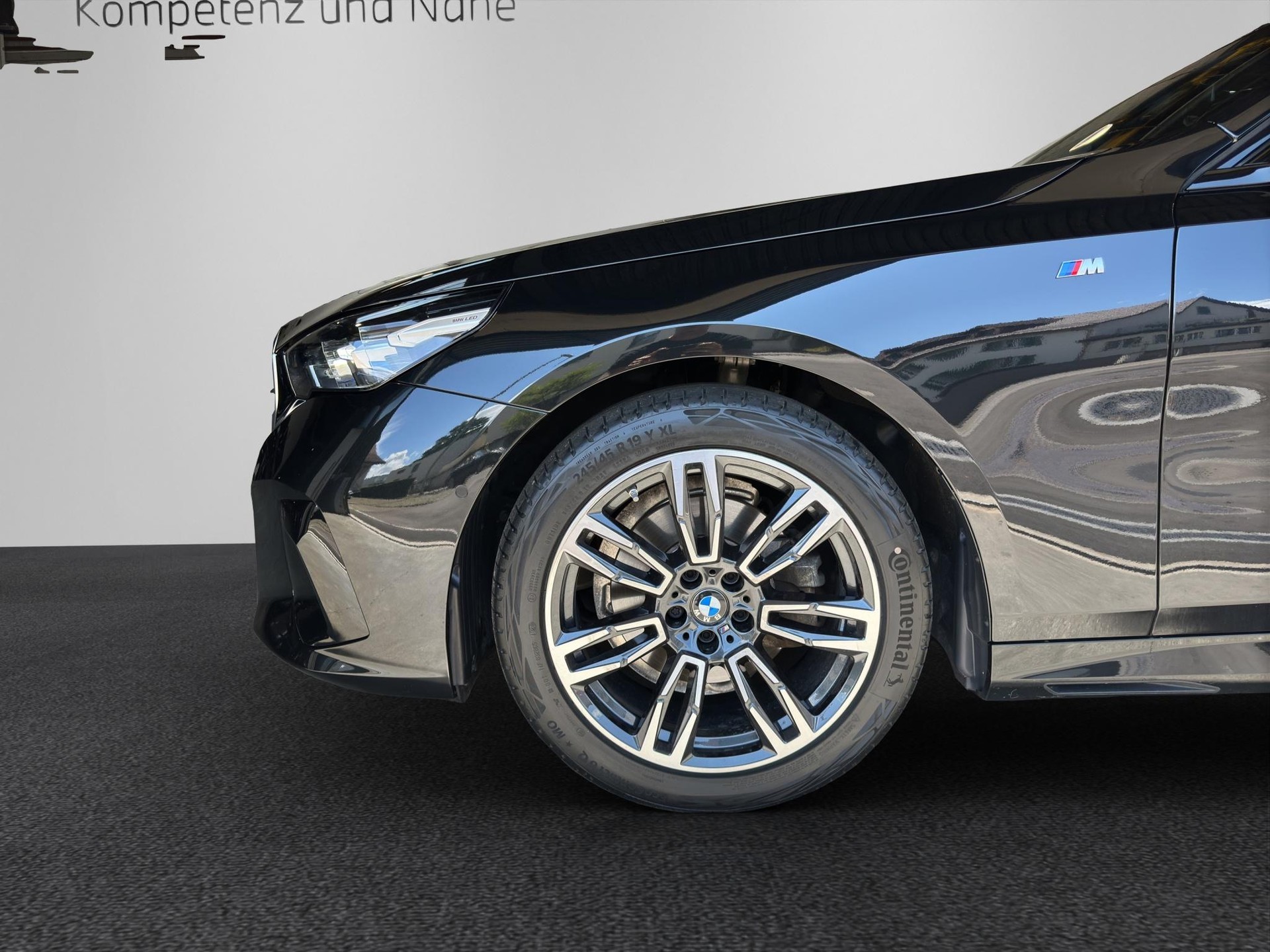 BMW 520d xDrive 48V Touring M Sport Steptronic-image-10