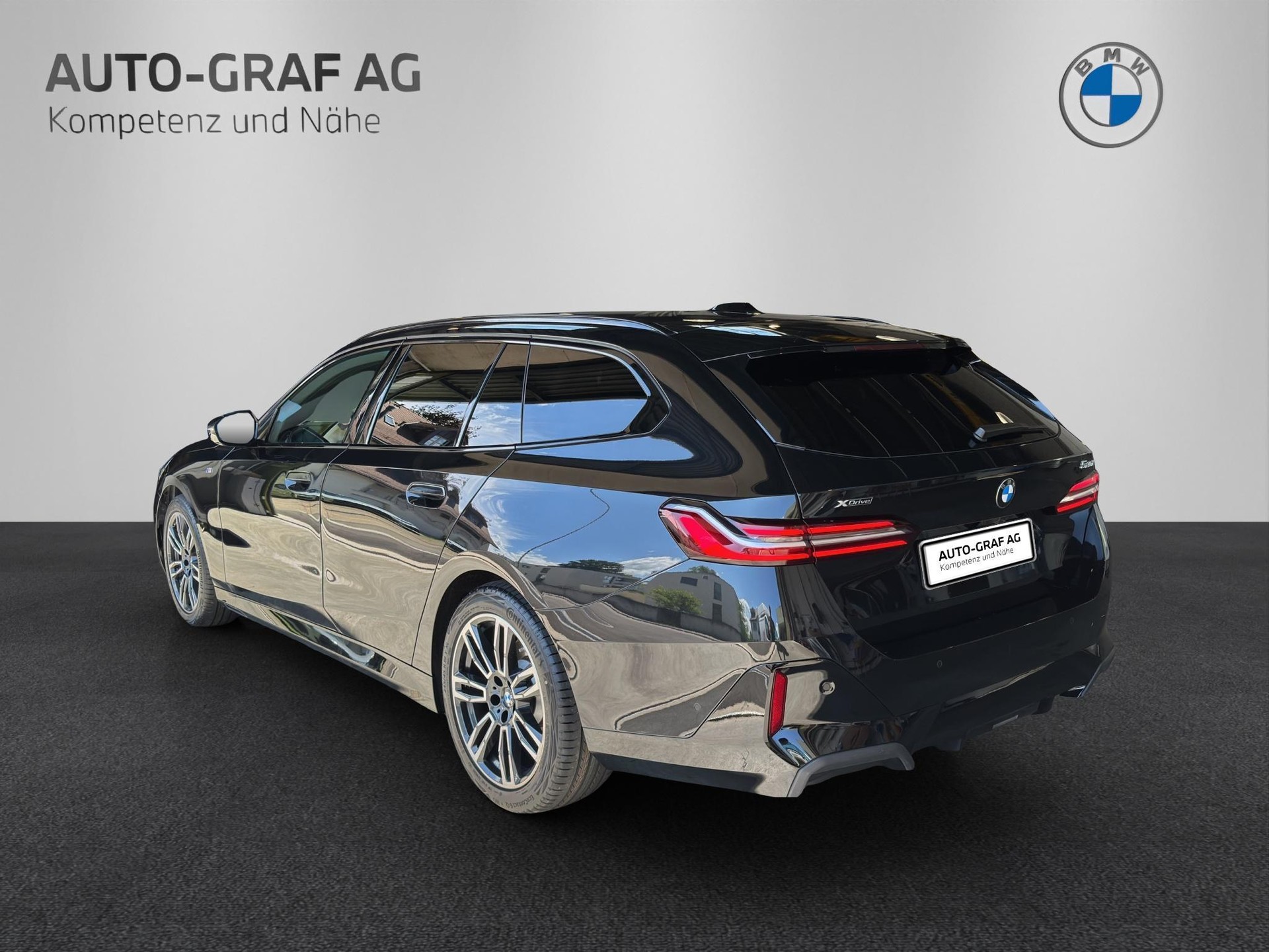 BMW 520d xDrive 48V Touring M Sport Steptronic-image-25