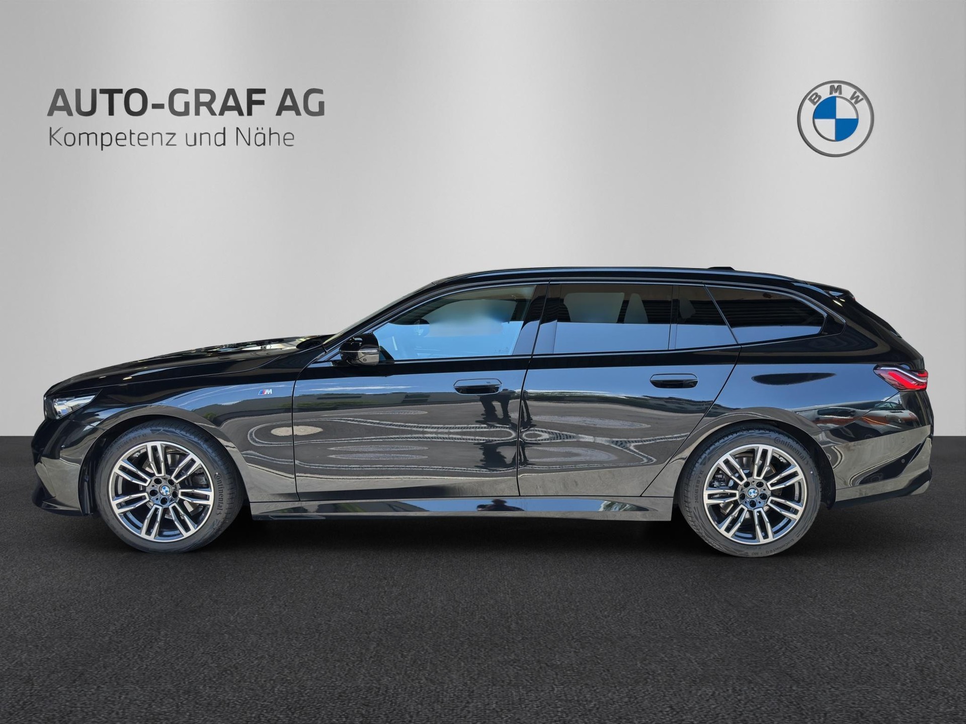 BMW 520d xDrive 48V Touring M Sport Steptronic-image-24