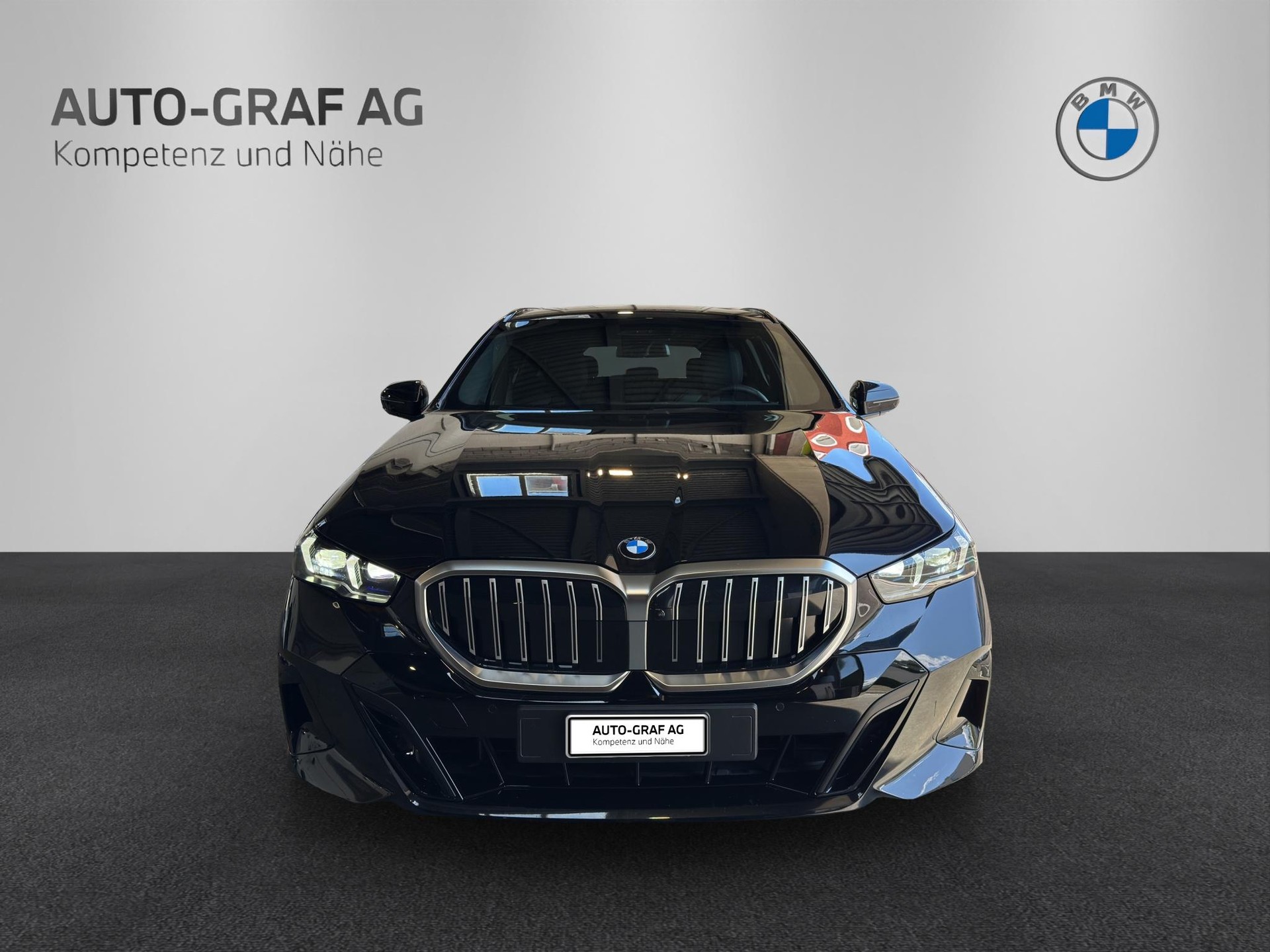 BMW 520d xDrive 48V Touring M Sport Steptronic-image-7