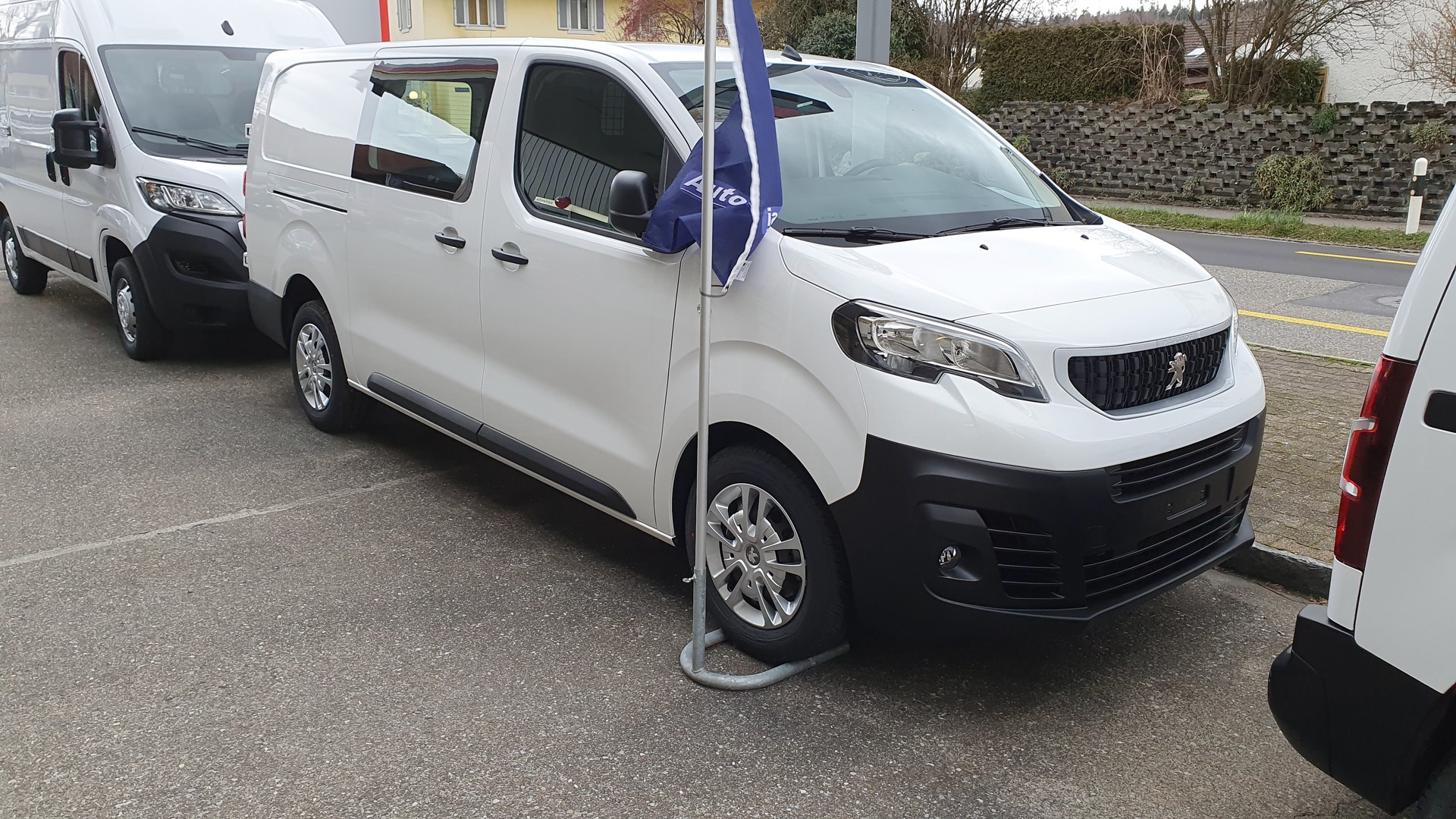 PEUGEOT Expert 2.0 SwissCamion+ Long-image-15