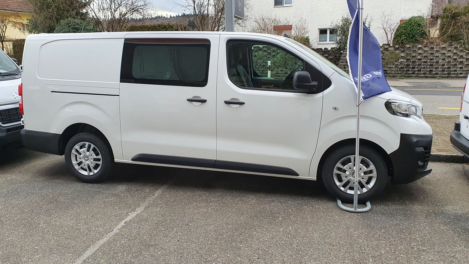 PEUGEOT Expert 2.0 SwissCamion+ Long-image-14