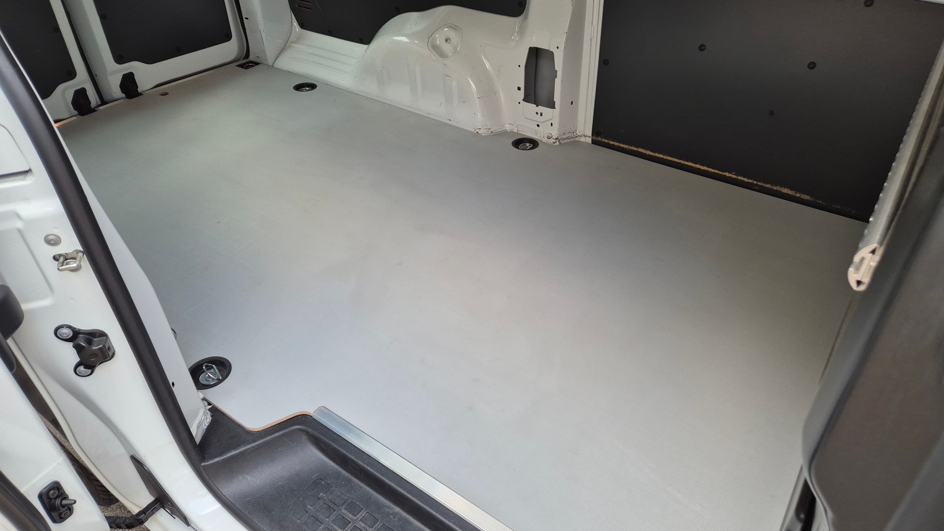PEUGEOT Expert 2.0 SwissCamion+ Long-image-8
