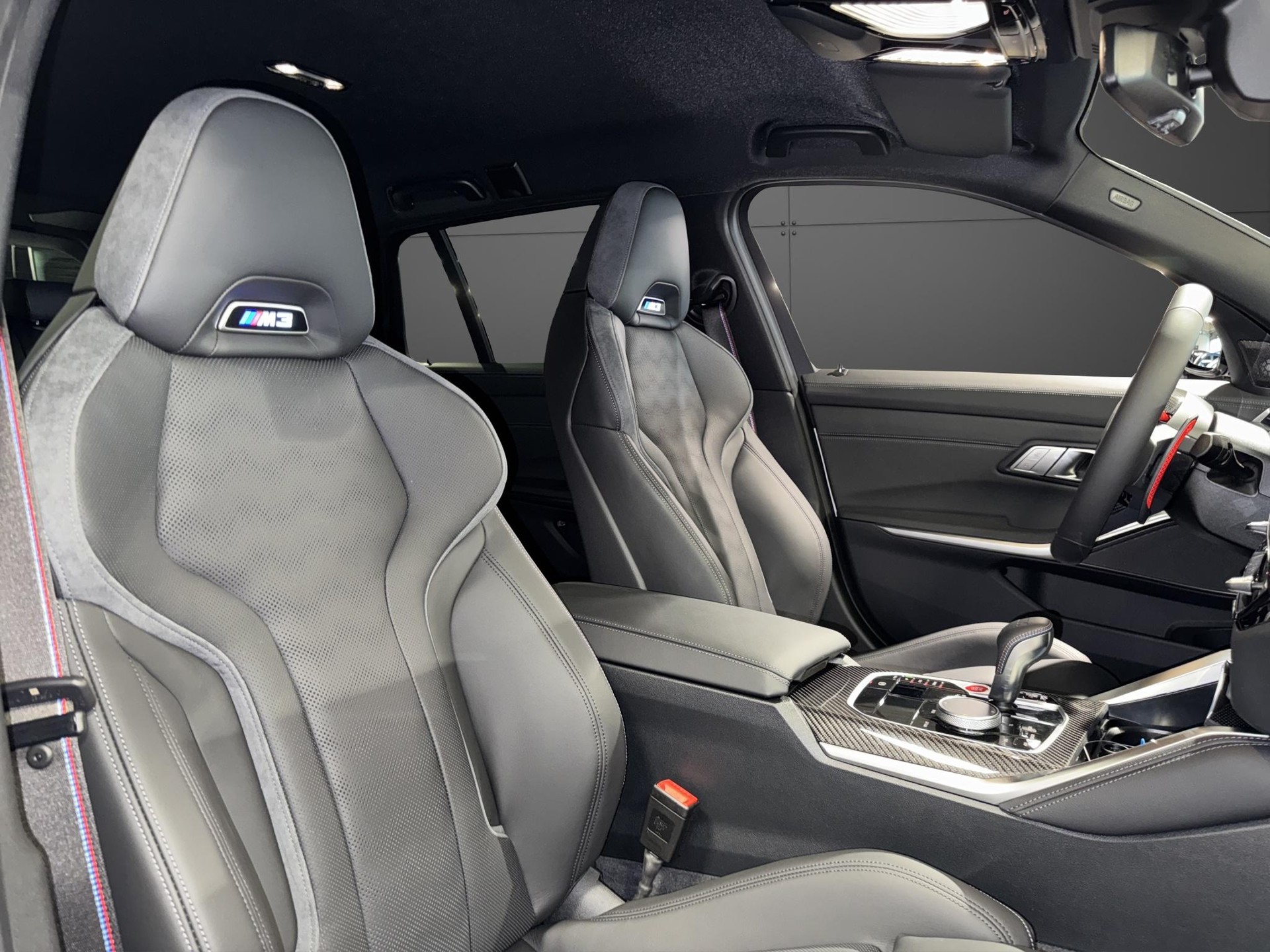BMW M3 Competition xDrive Touring-image-17
