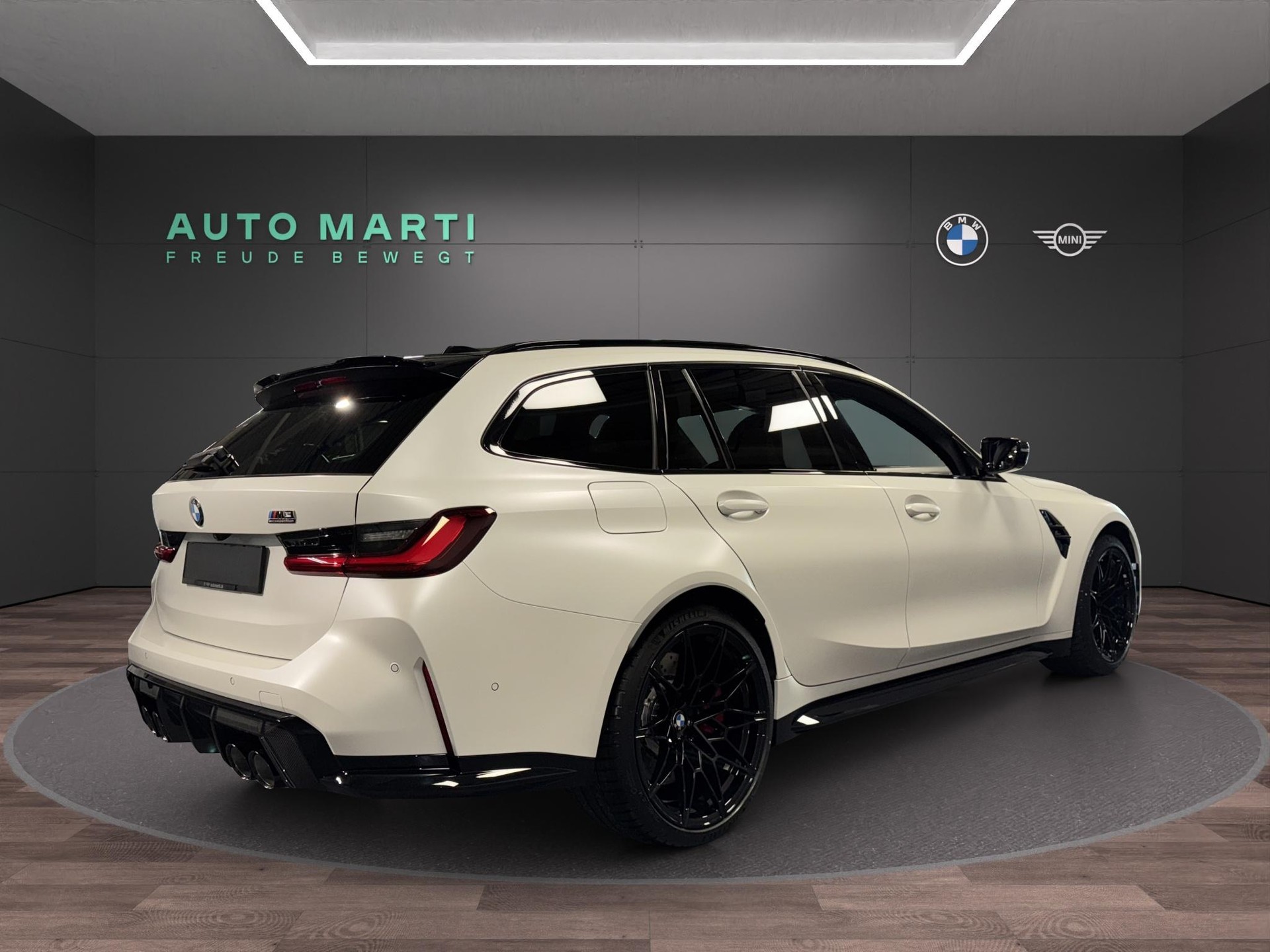 BMW M3 Competition xDrive Touring-image-3