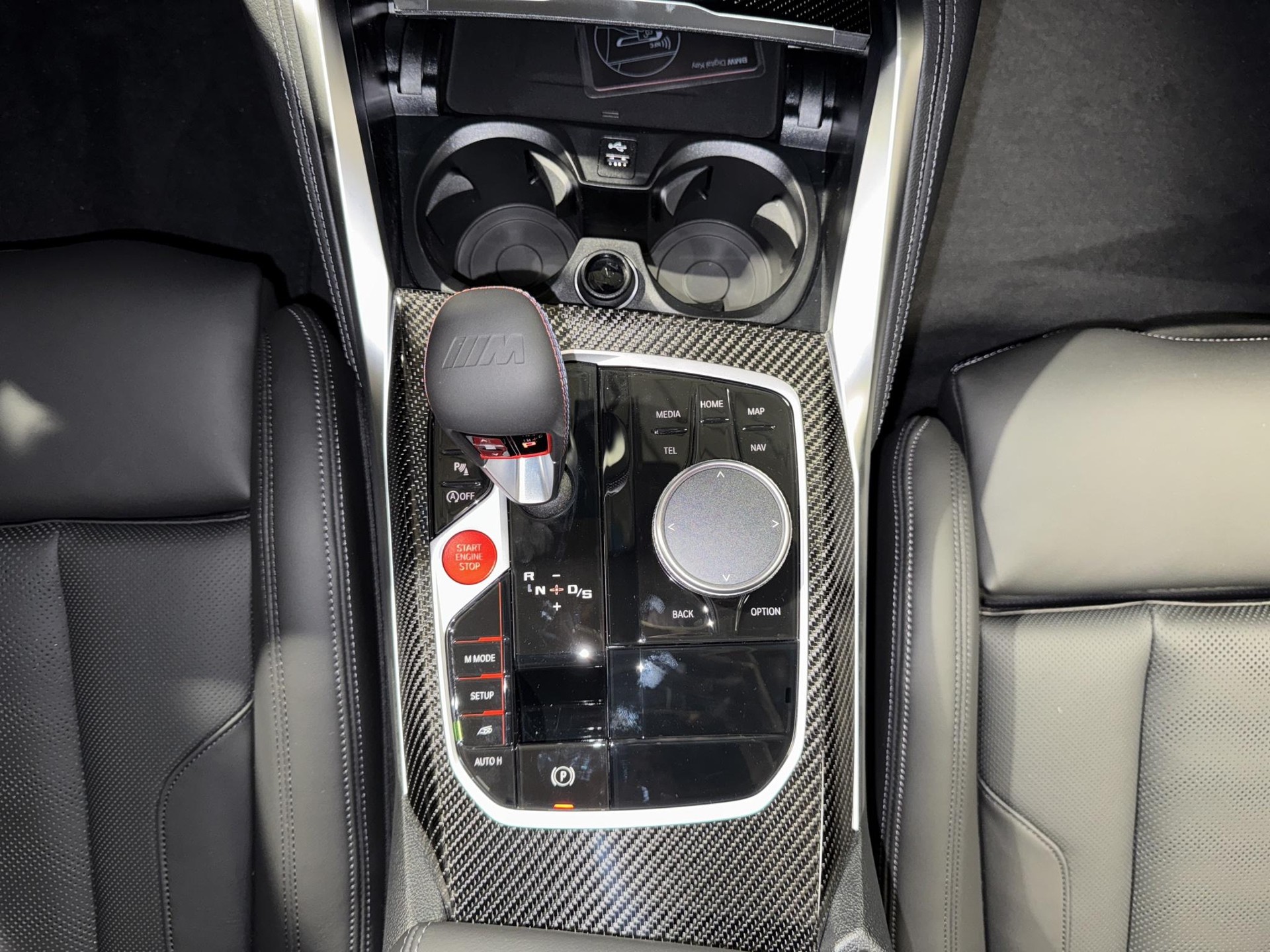 BMW M3 Competition xDrive Touring-image-10