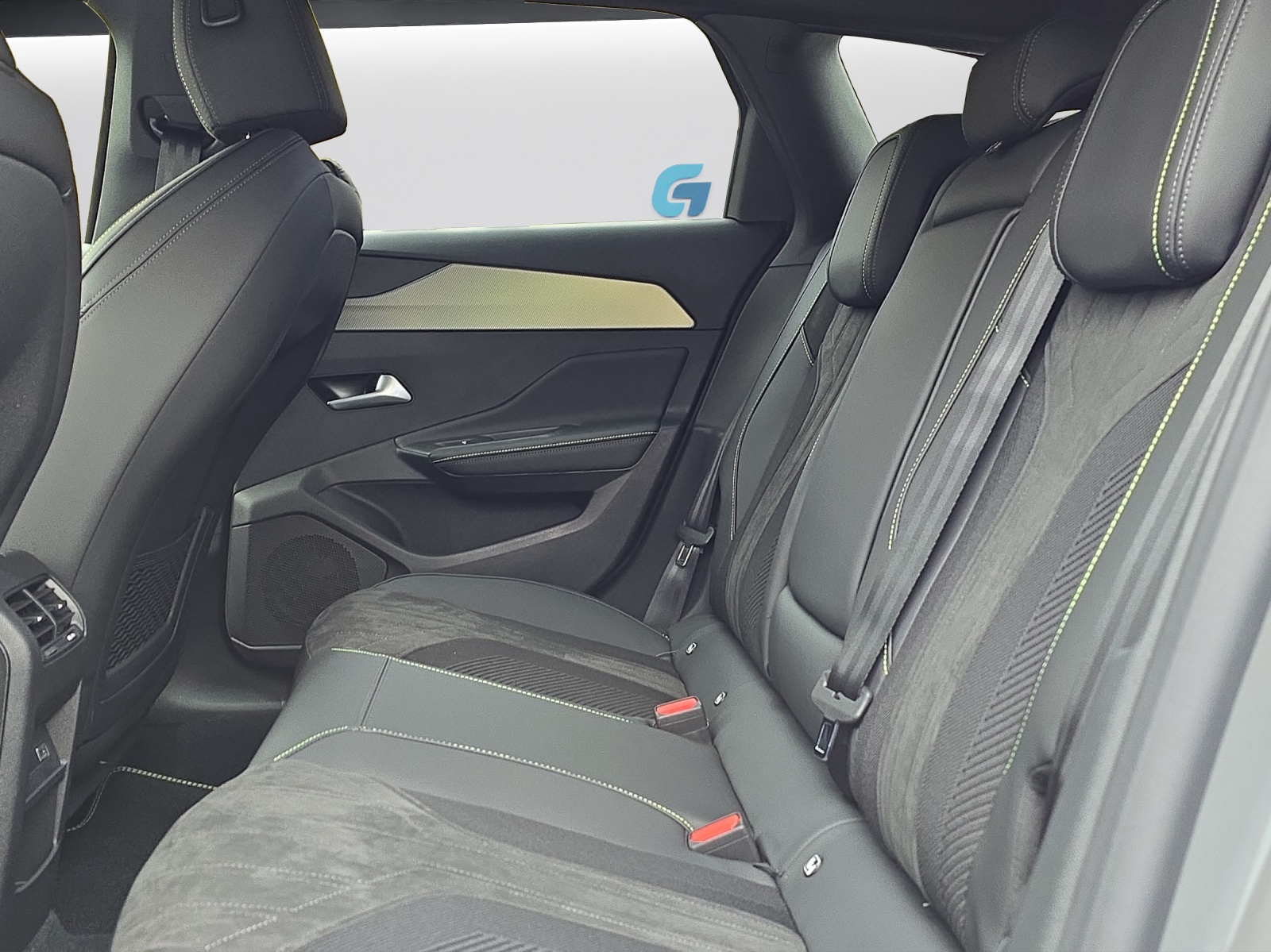 PEUGEOT 308 NEW SW 1.2 HEV 145 GT-image-8