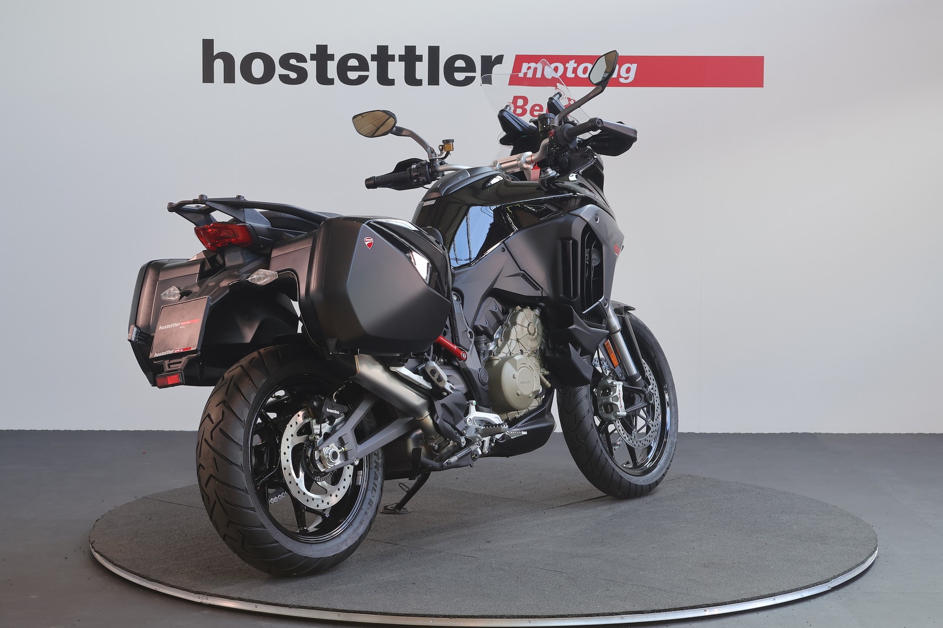 DUCATI Multistrada V4 S Travel & Radar-showroom-element-2