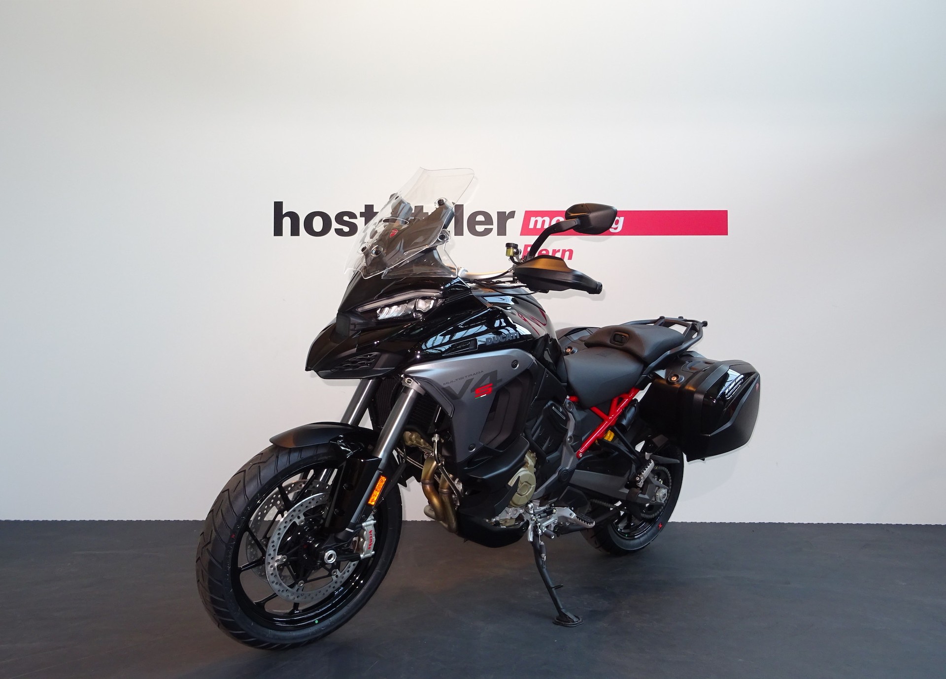DUCATI Multistrada V4 S Travel & Radar-showroom-element-2