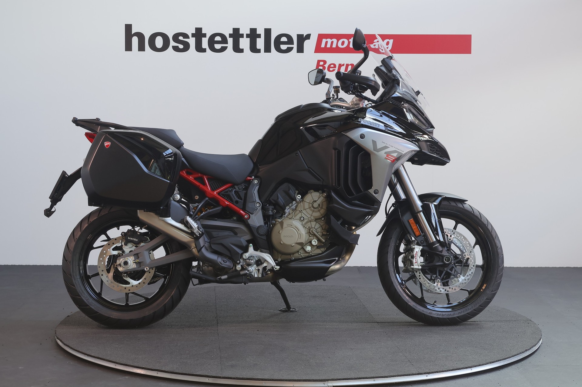 DUCATI Multistrada V4 S Travel & Radar-showroom-element-1