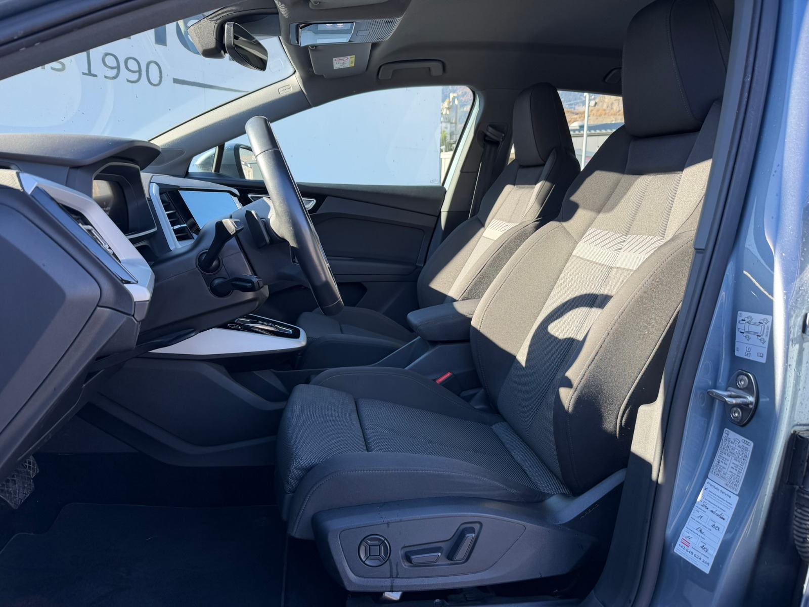 AUDI Q4 e-tron 50 quattro-image-8