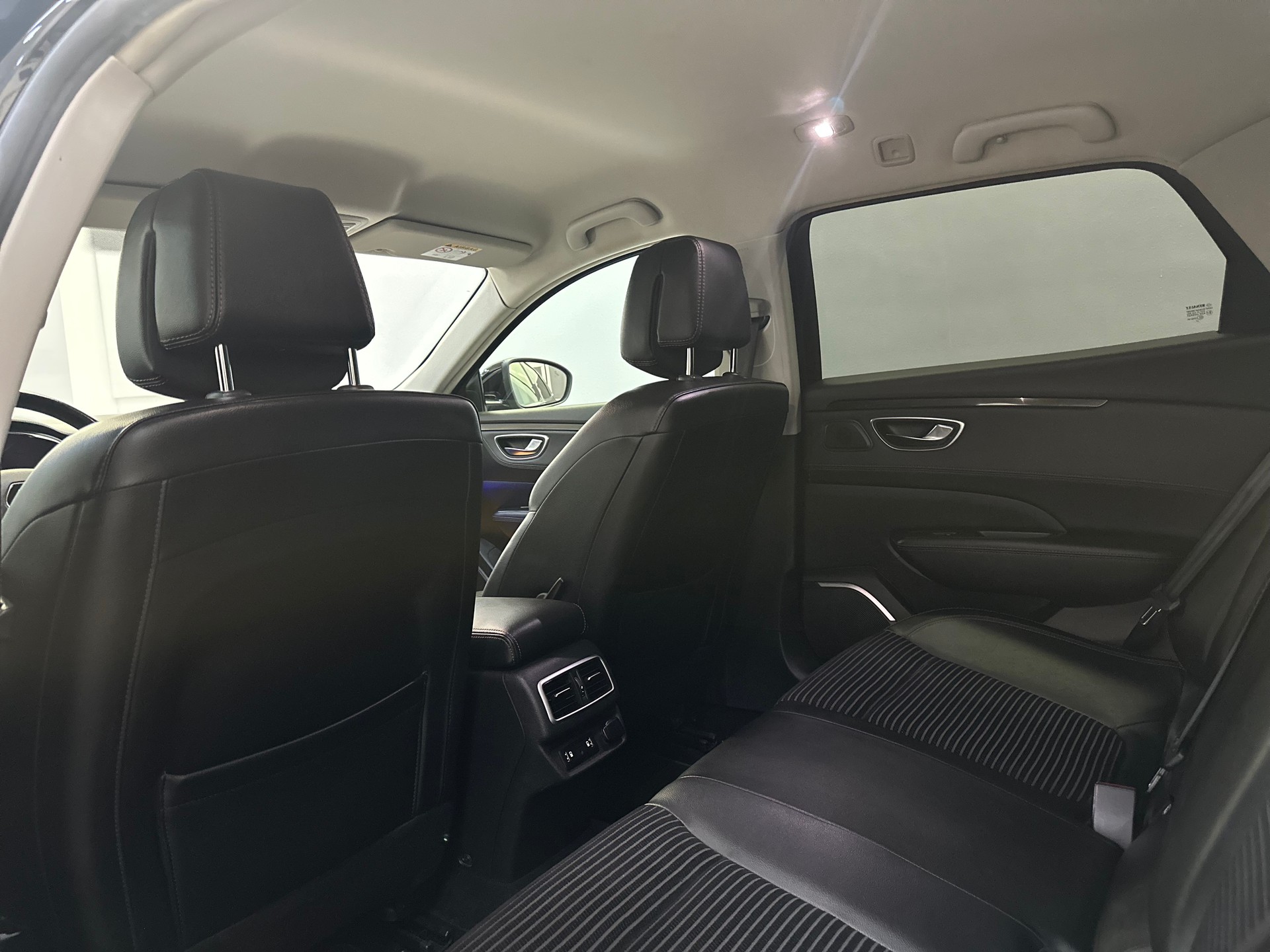 RENAULT Talisman Grandtour 1.6 TCe 90th Anniversary EDC-image-16