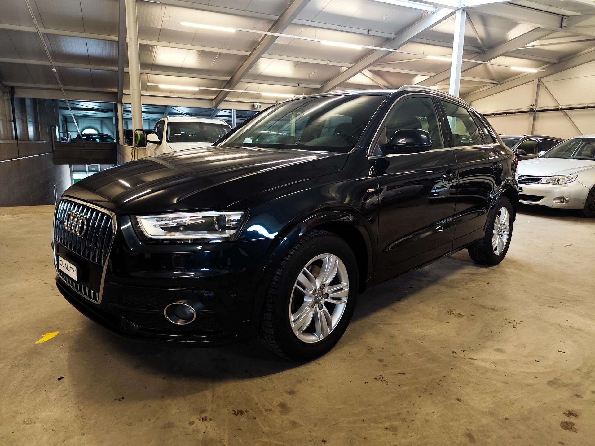 AUDI Q3 2.0 TDI quattro S-tronic-image-5