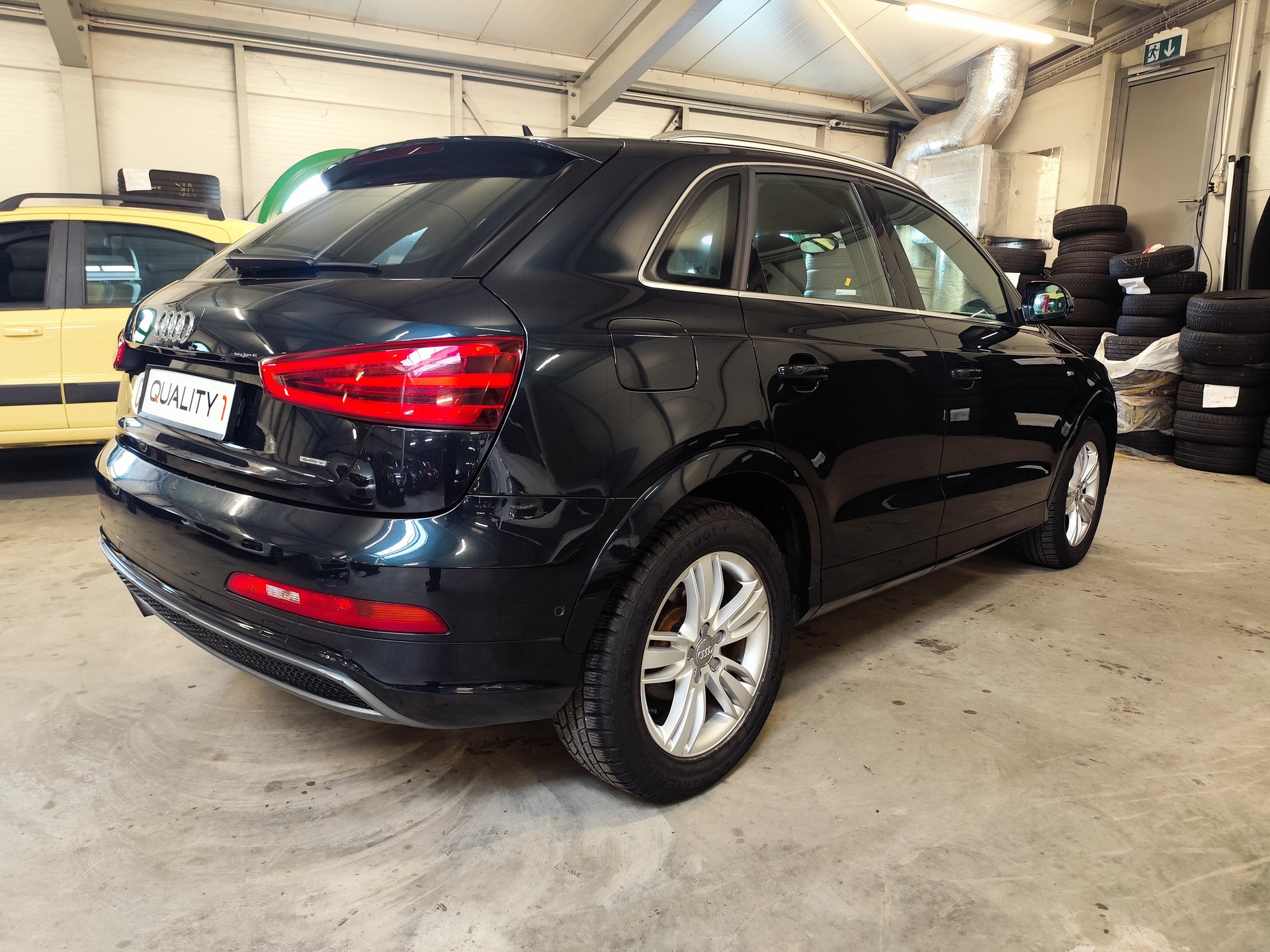 AUDI Q3 2.0 TDI quattro S-tronic-image-2