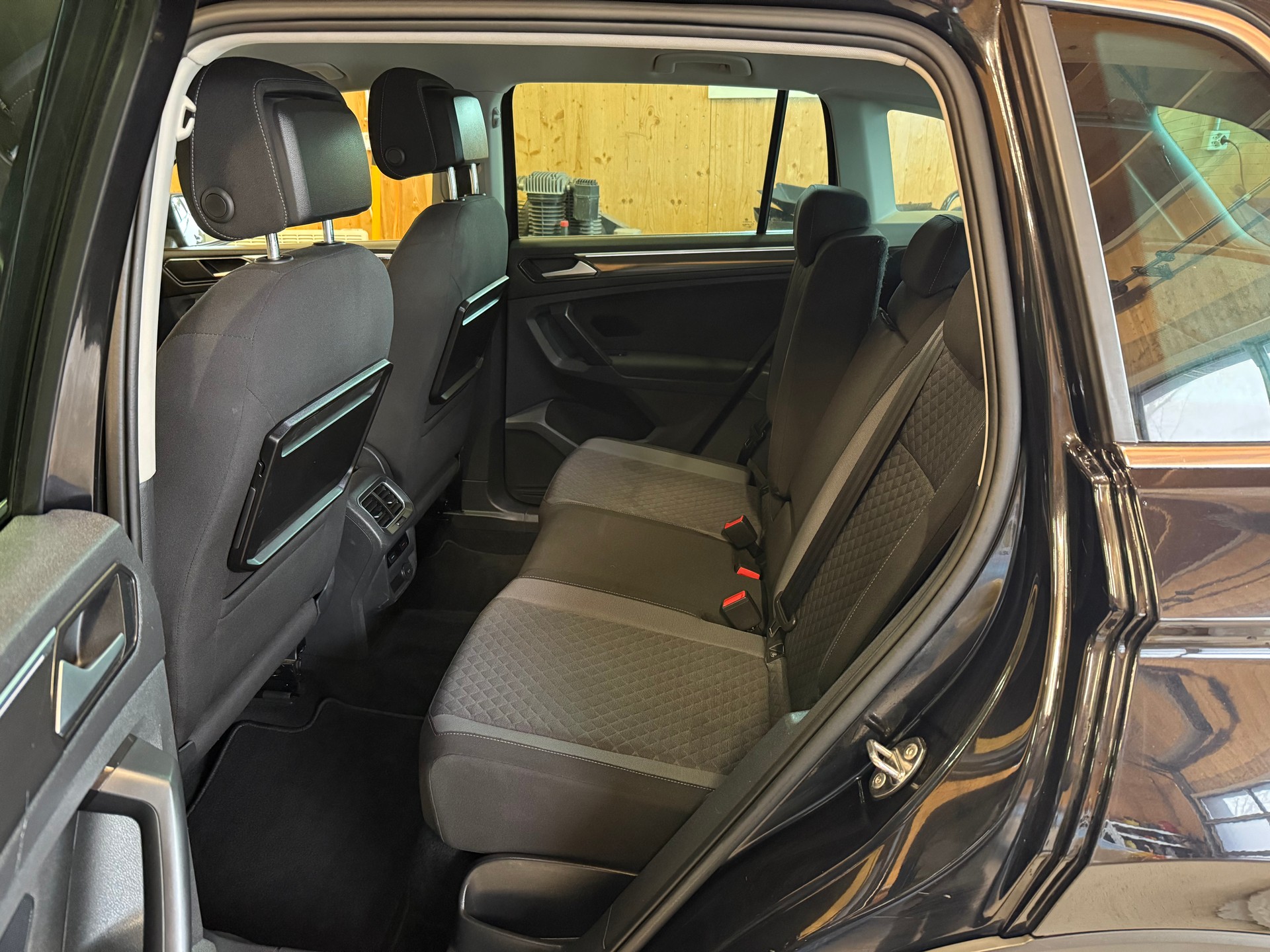 VW Tiguan 2.0 TDI SCR Comfortline 4Motion DSG-image-6