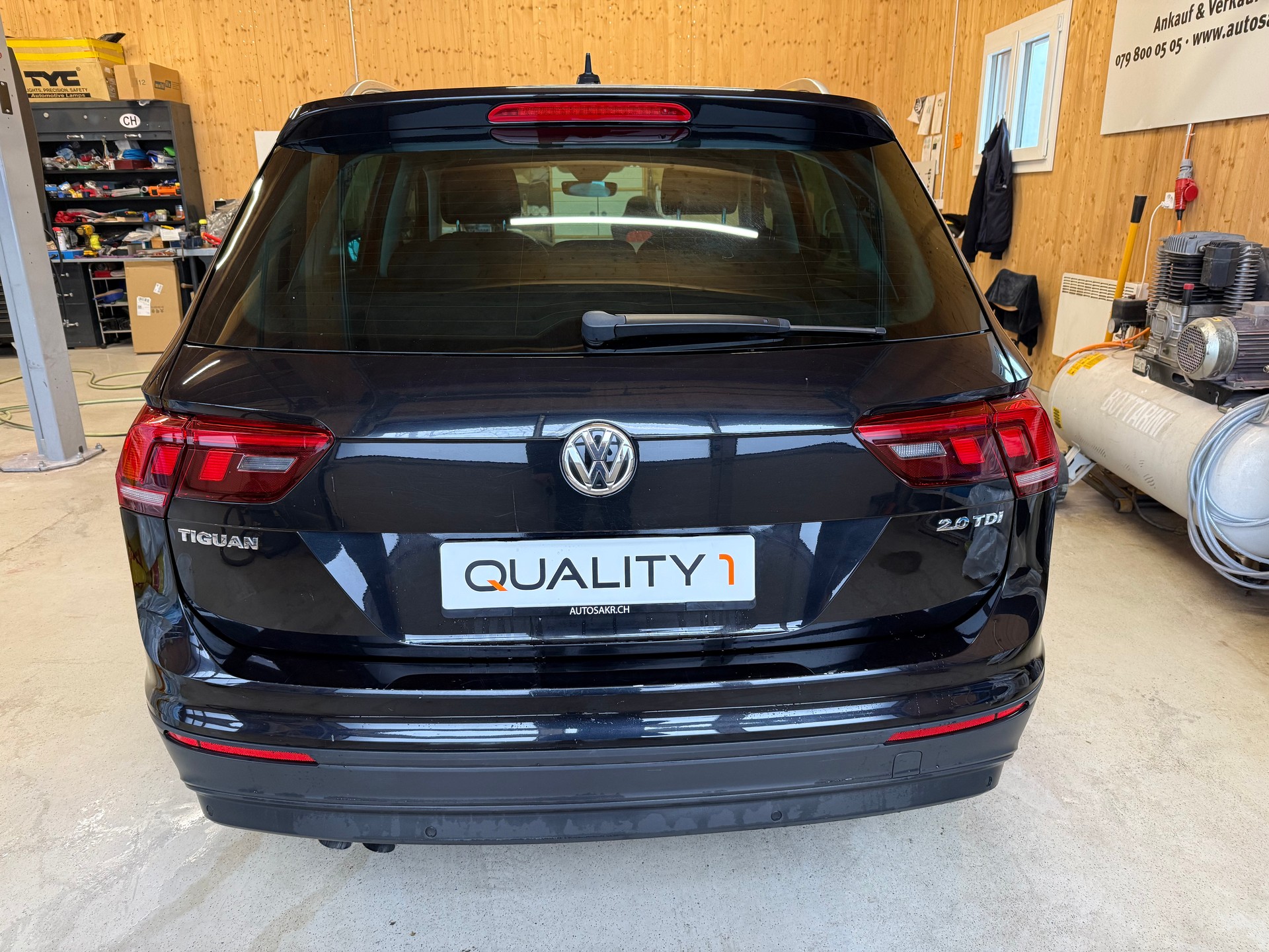 VW Tiguan 2.0 TDI SCR Comfortline 4Motion DSG-image-3