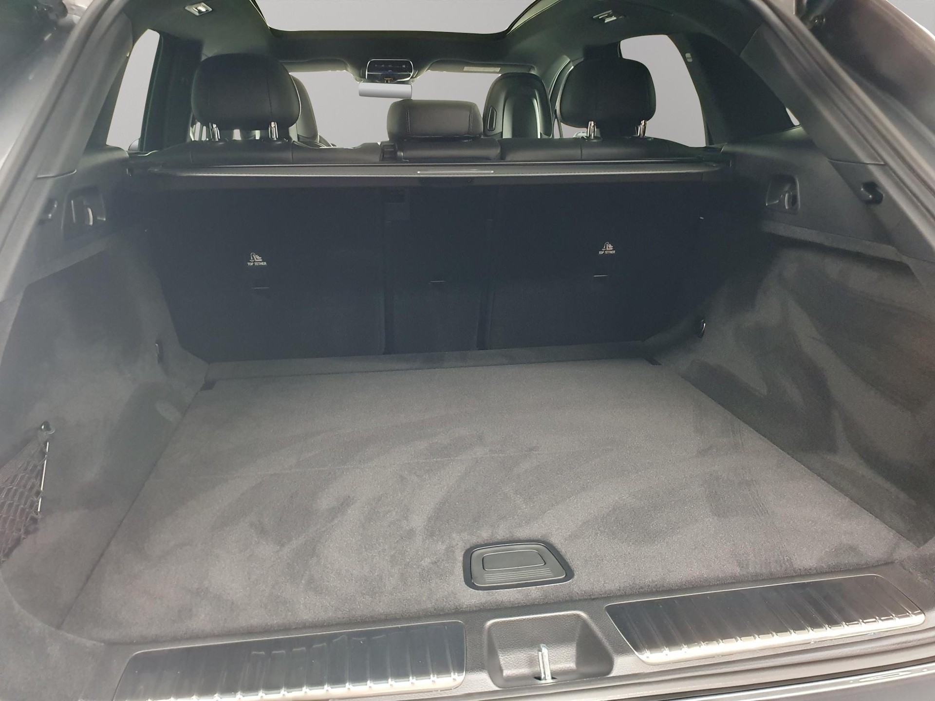 MERCEDES-BENZ EQE 350 AMG Line 4Matic Executive Edition-image-5