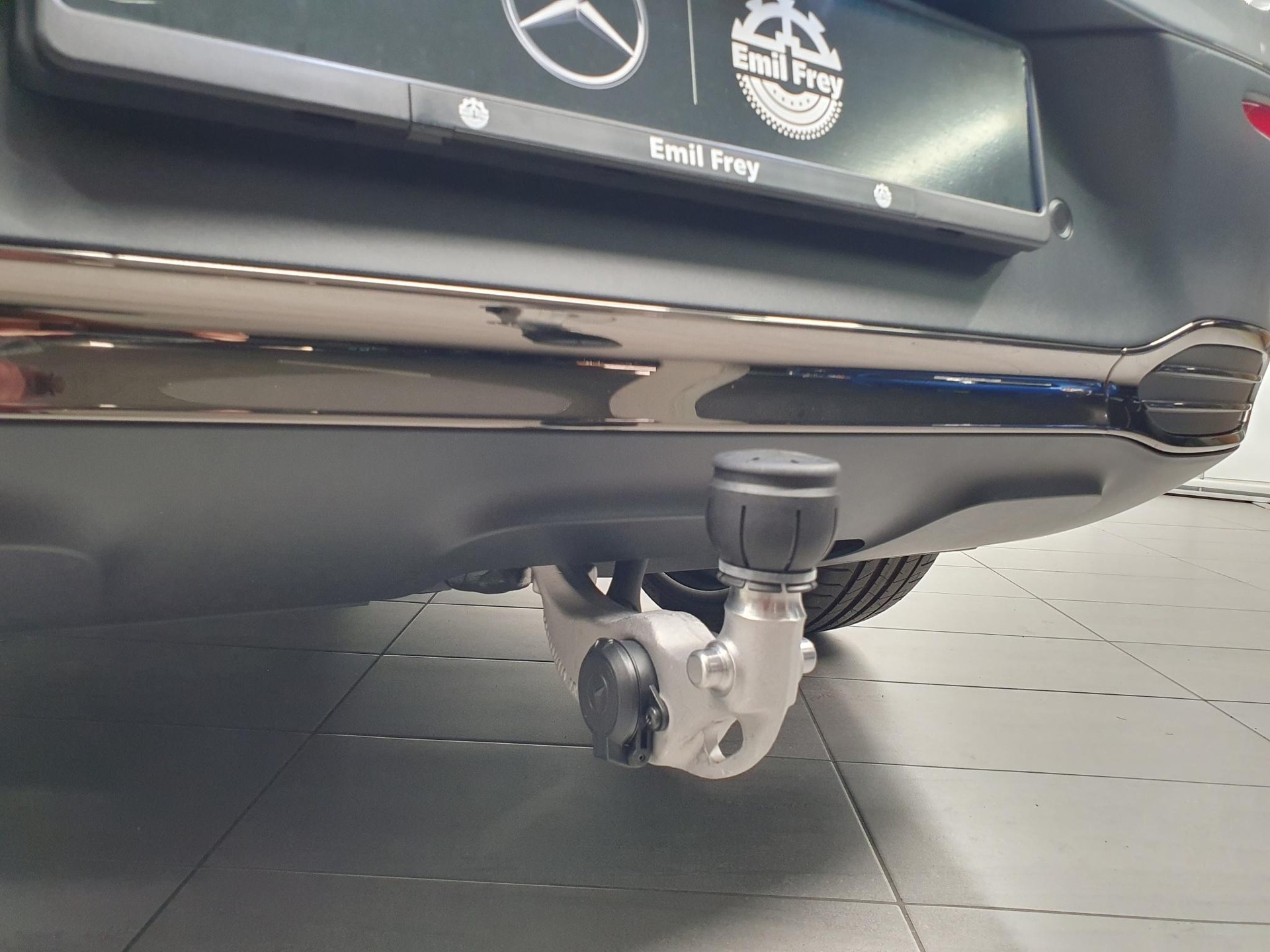 MERCEDES-BENZ EQE 350 AMG Line 4Matic Executive Edition-image-11