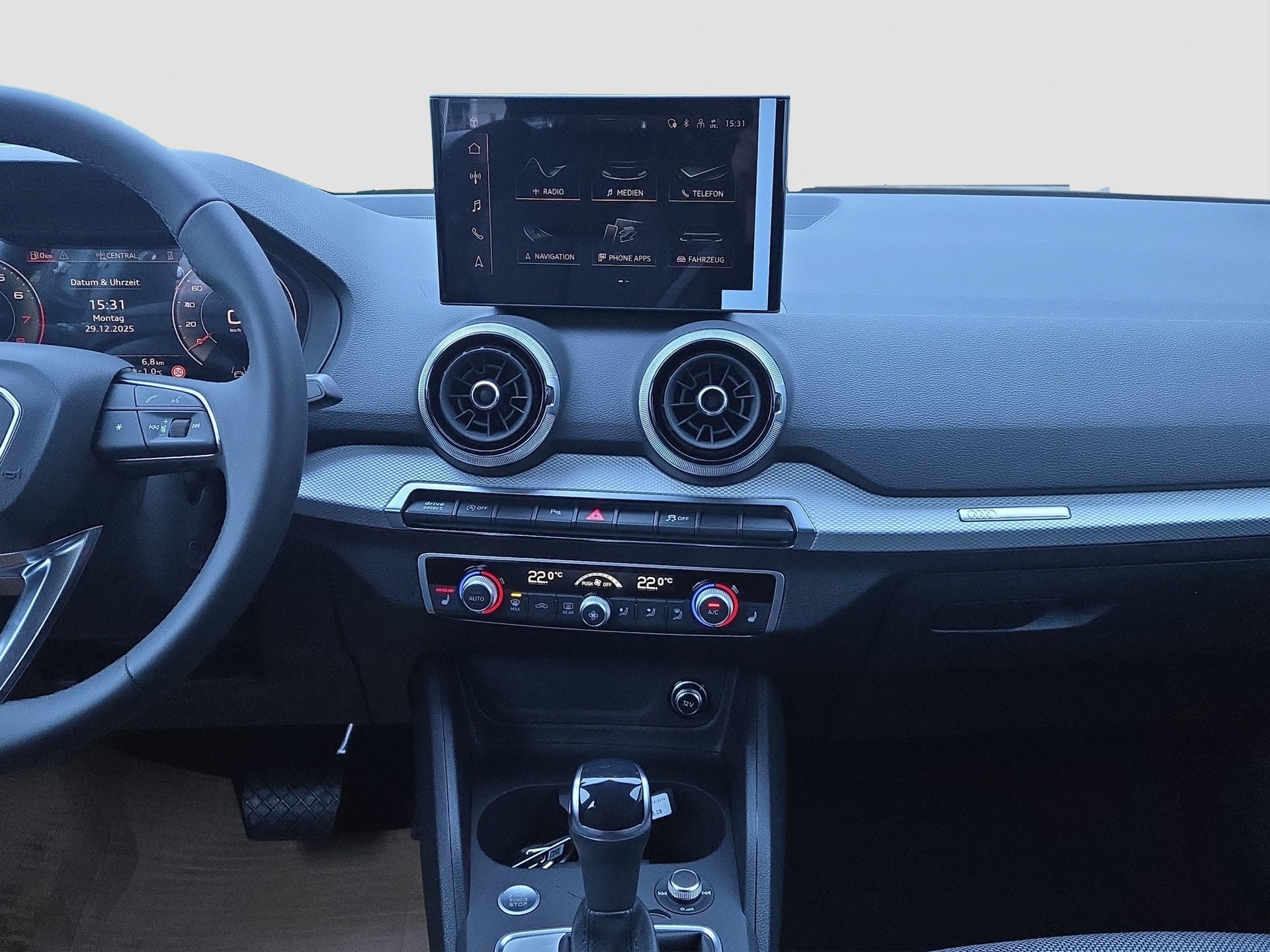 AUDI Q2 35 TFSI S line S-tronic-image-11