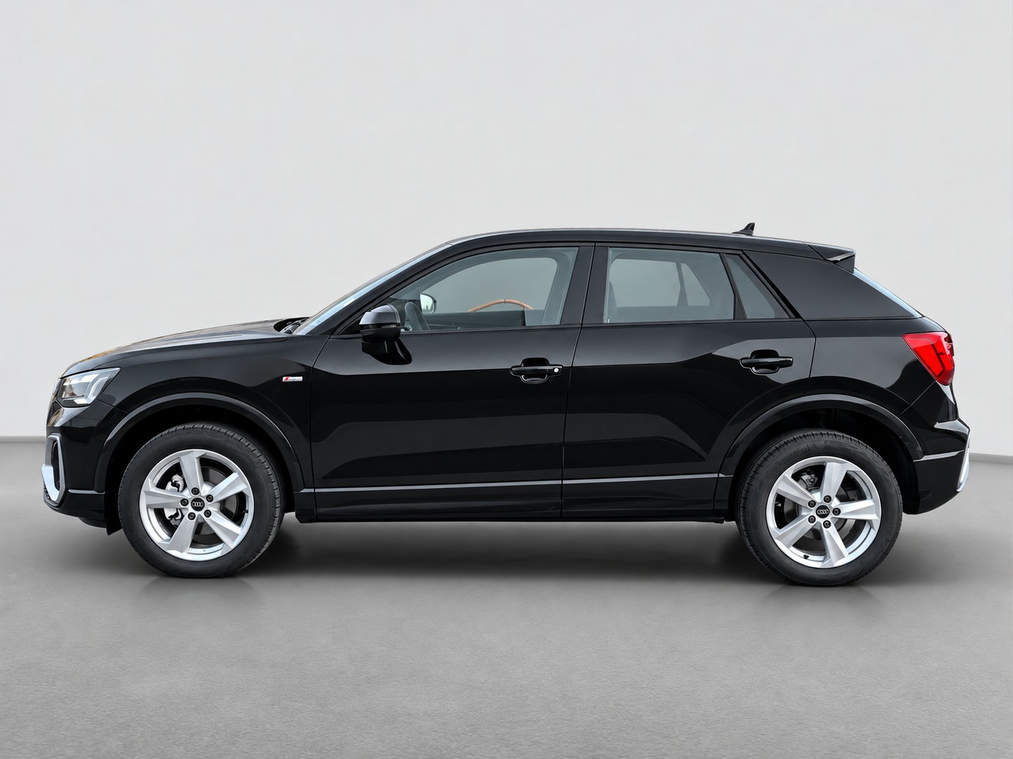 AUDI Q2 35 TFSI S line S-tronic-showroom-element-1