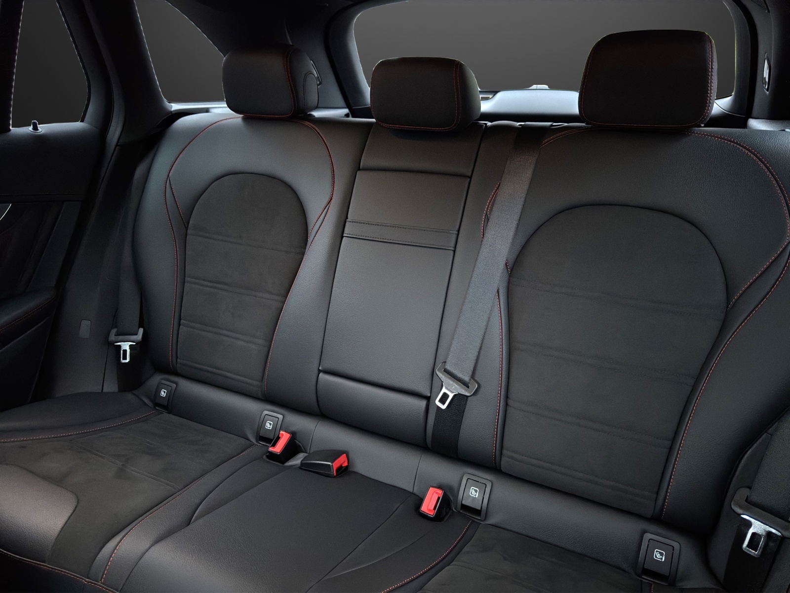 MERCEDES-BENZ GLC 200 AMG Line Plus 4M-image-14