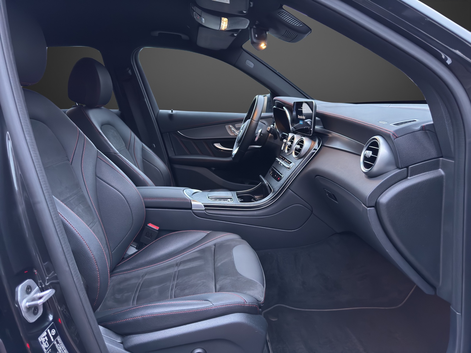 MERCEDES-BENZ GLC 200 AMG Line Plus 4M-image-11