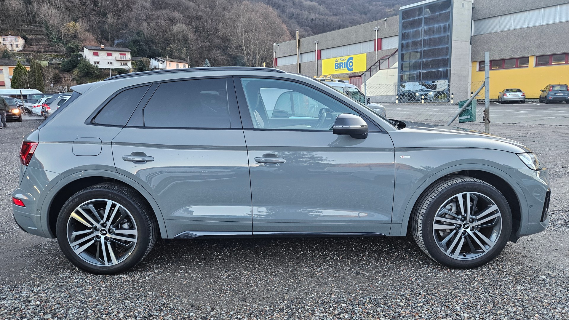 AUDI Q5 40 TDI S-line quattro S-tronic-image-2