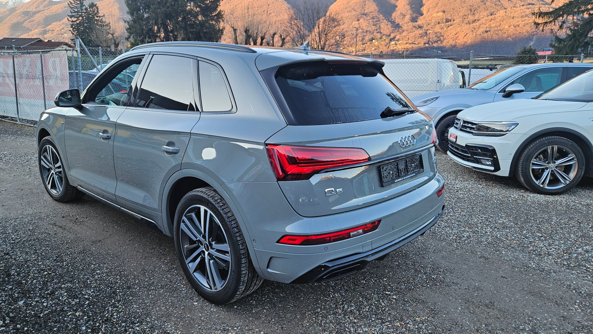 AUDI Q5 40 TDI S-line quattro S-tronic-image-3