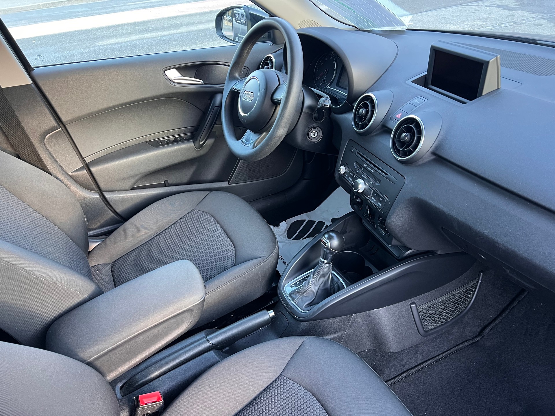 AUDI A1 Sportback 1.4 TFSI Ambition S-tronic-image-7