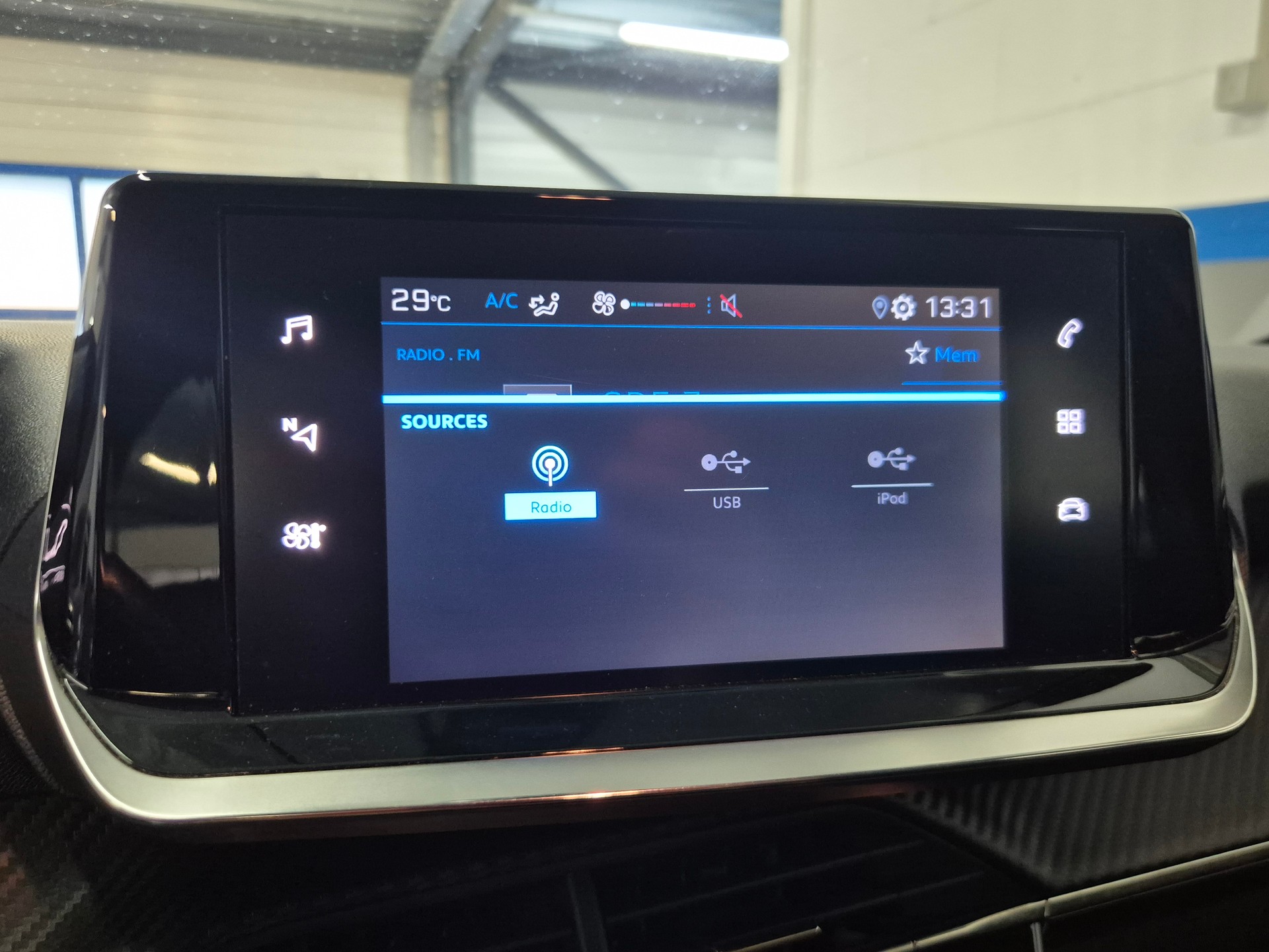 PEUGEOT 208 1.2 PureTech Active-image-11