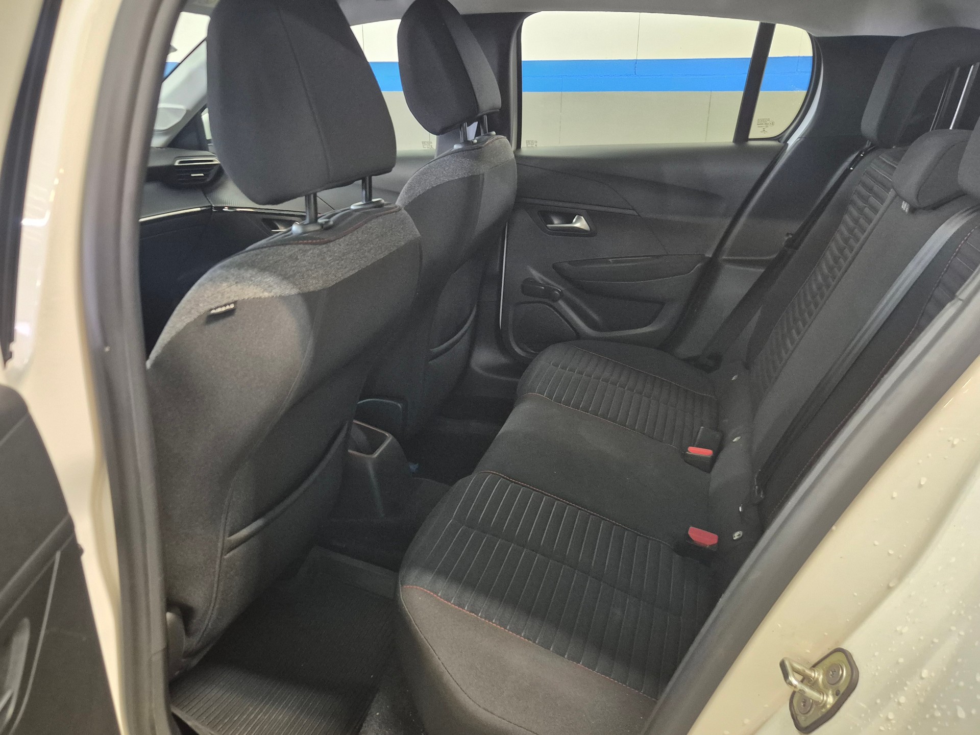 PEUGEOT 208 1.2 PureTech Active-image-13