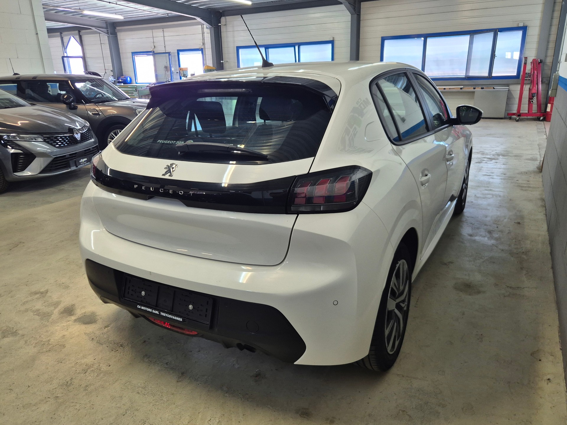 PEUGEOT 208 1.2 PureTech Active-image-3