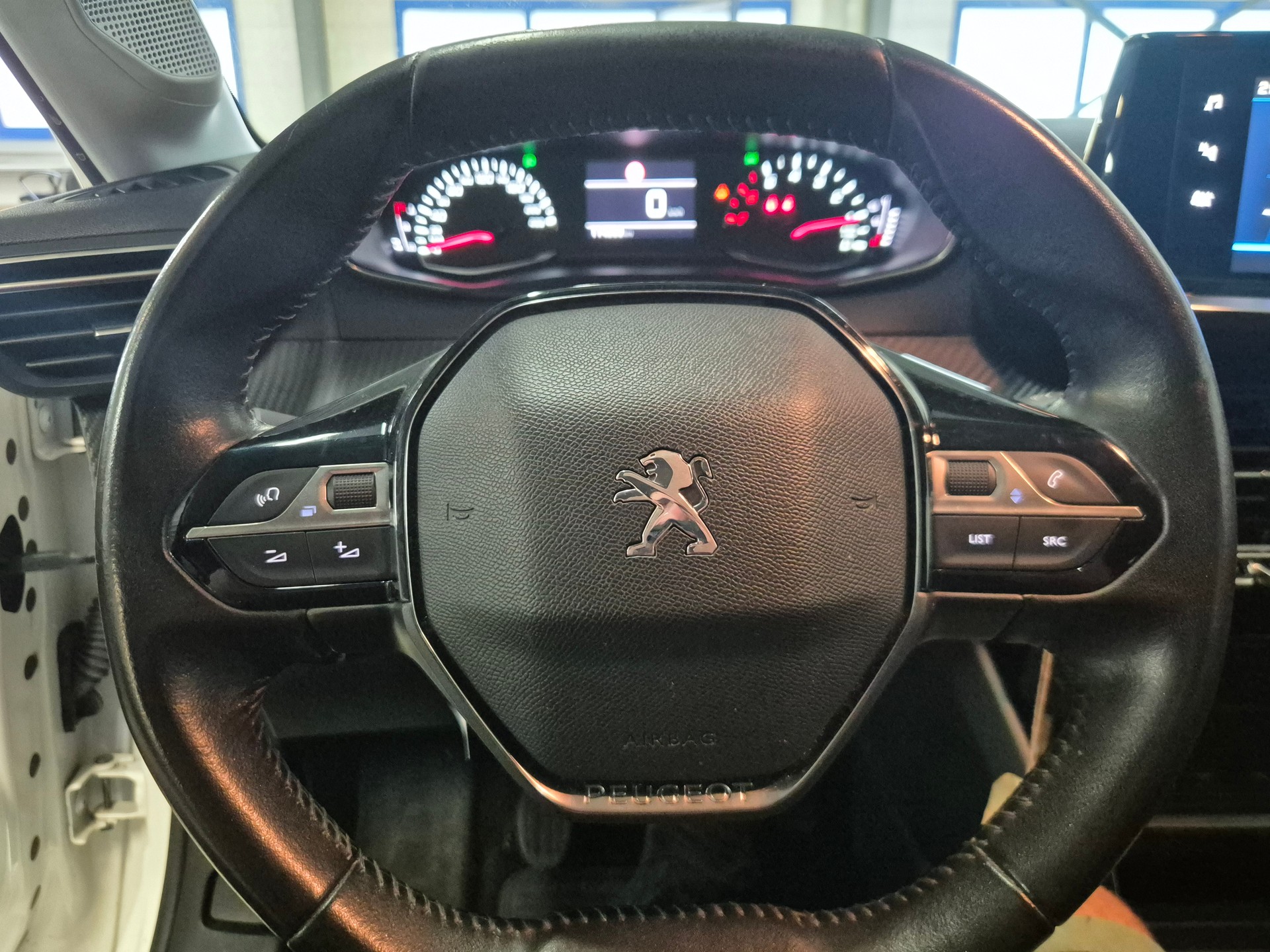 PEUGEOT 208 1.2 PureTech Active-image-7