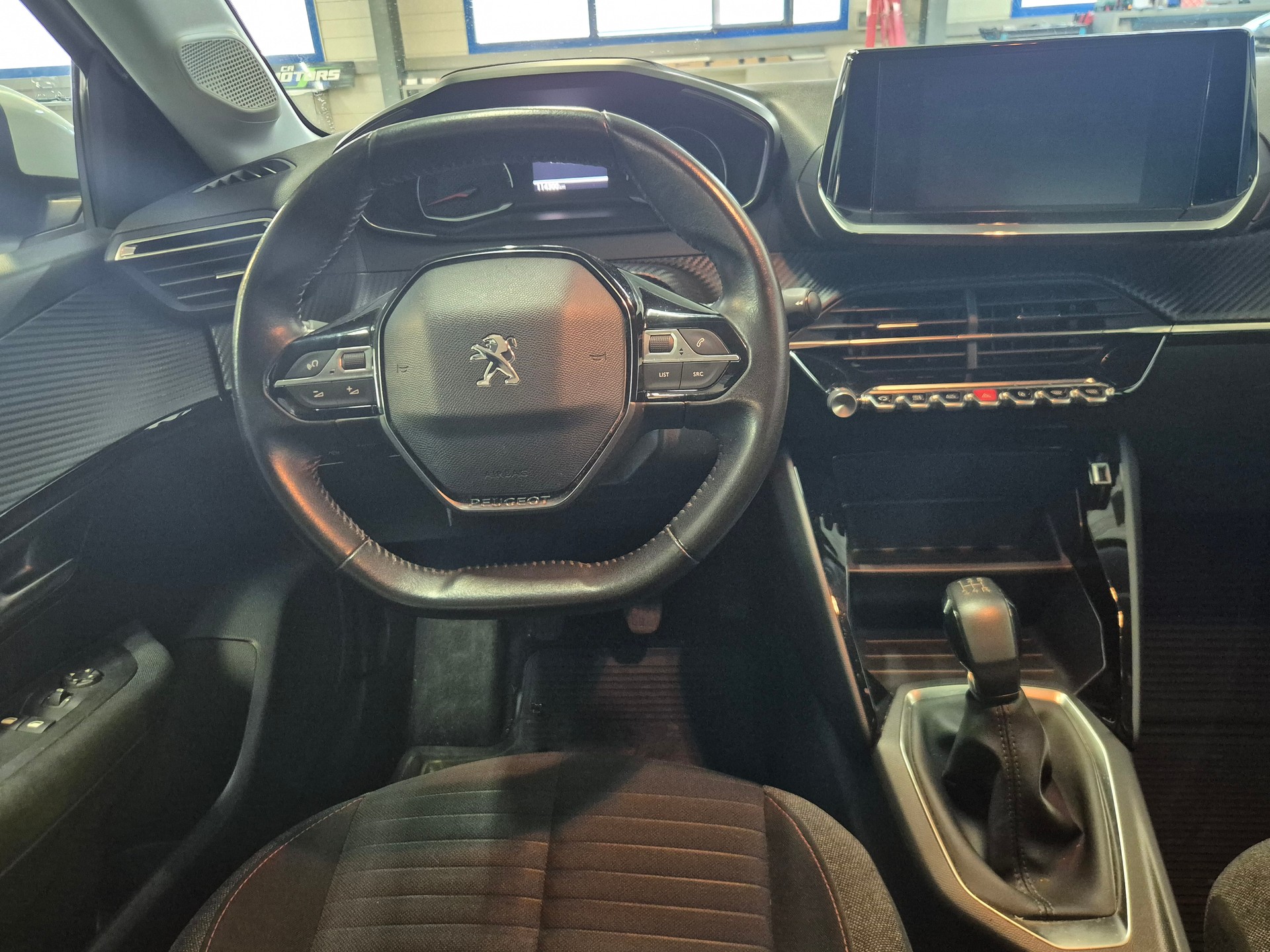 PEUGEOT 208 1.2 PureTech Active-image-6