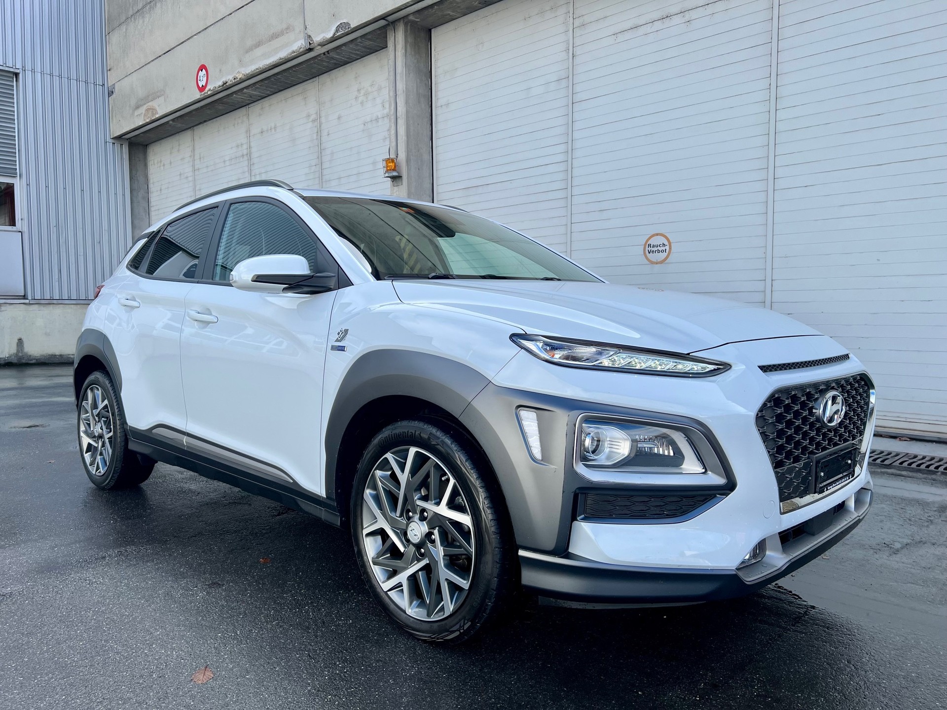 HYUNDAI Kona 1.6 GDi HEV Amplia DCT-showroom-element-1
