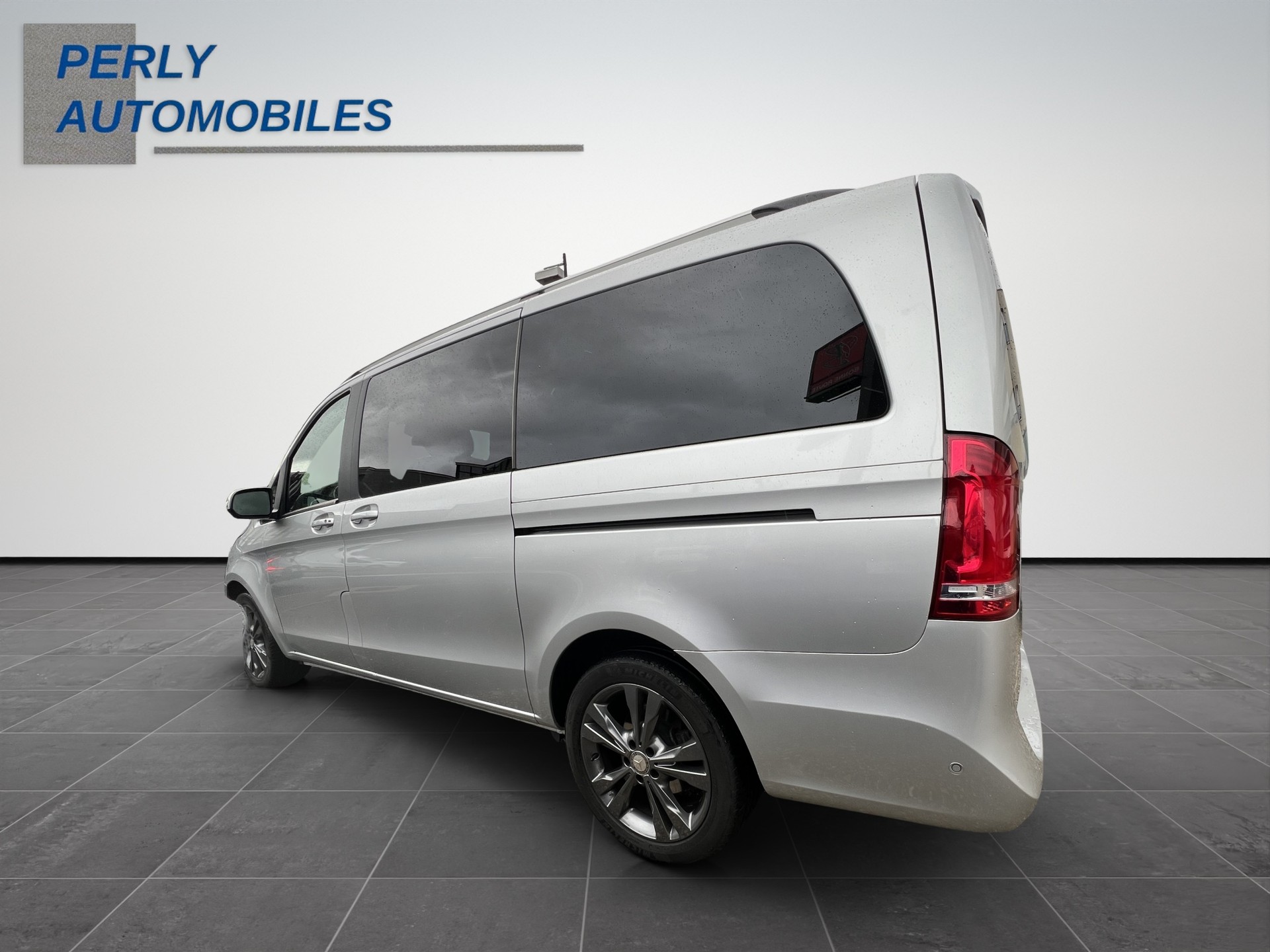 MERCEDES-BENZ V 250 d BlueTec long 4matic Van-showroom-element-3