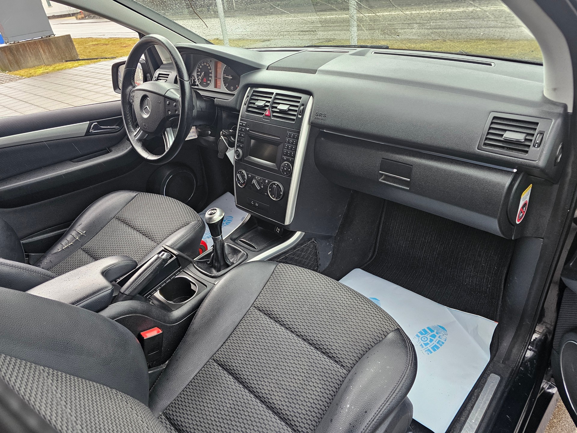 MERCEDES-BENZ B 180 CDI My Star Autotronic-image-9