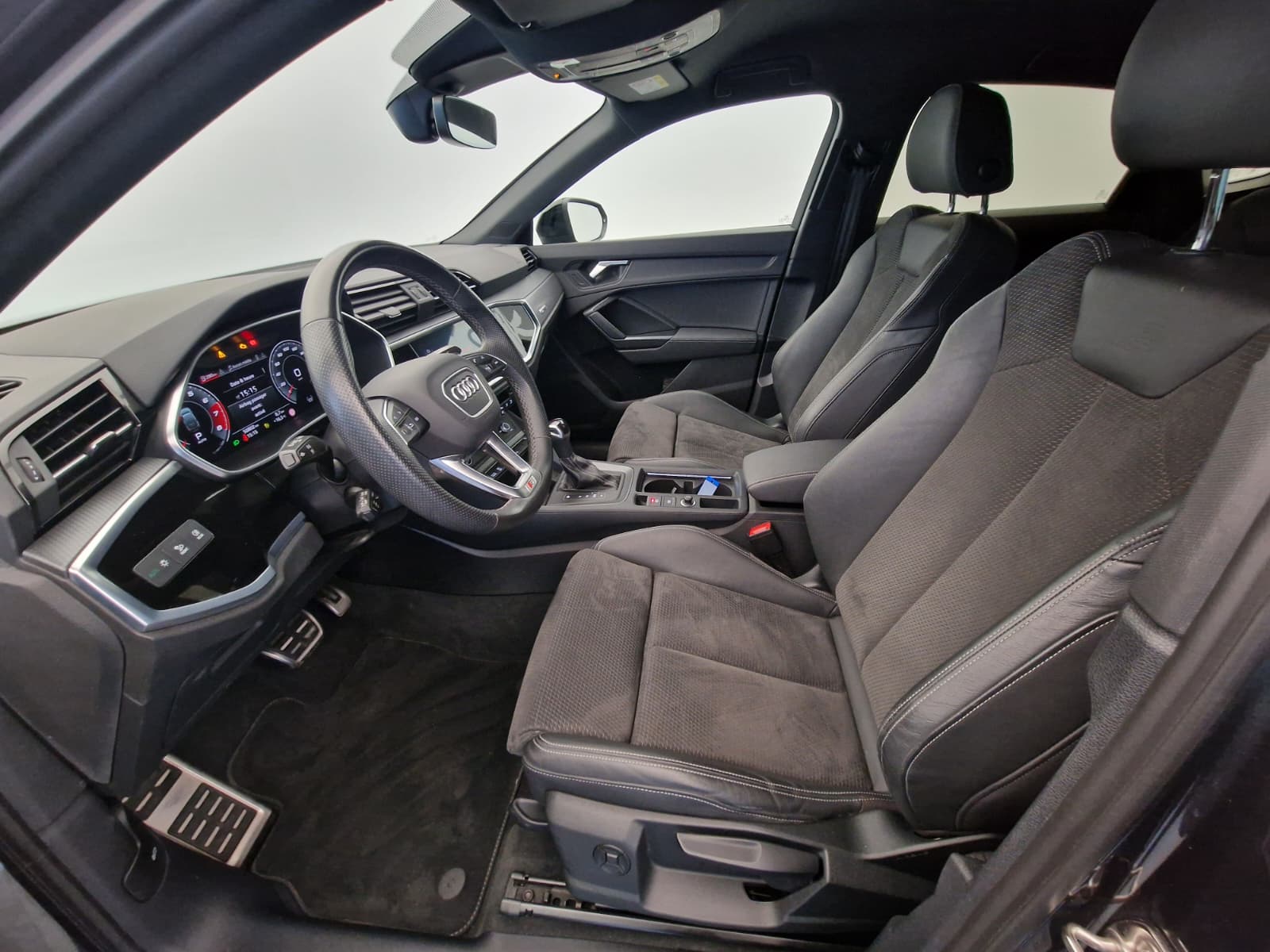 AUDI Q3 Sportback 35 TFSI S line Attraction S-tronic-image-10