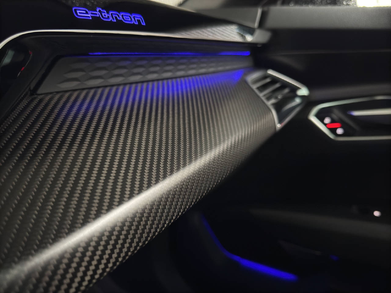 AUDI e-tron GT quattro-image-14