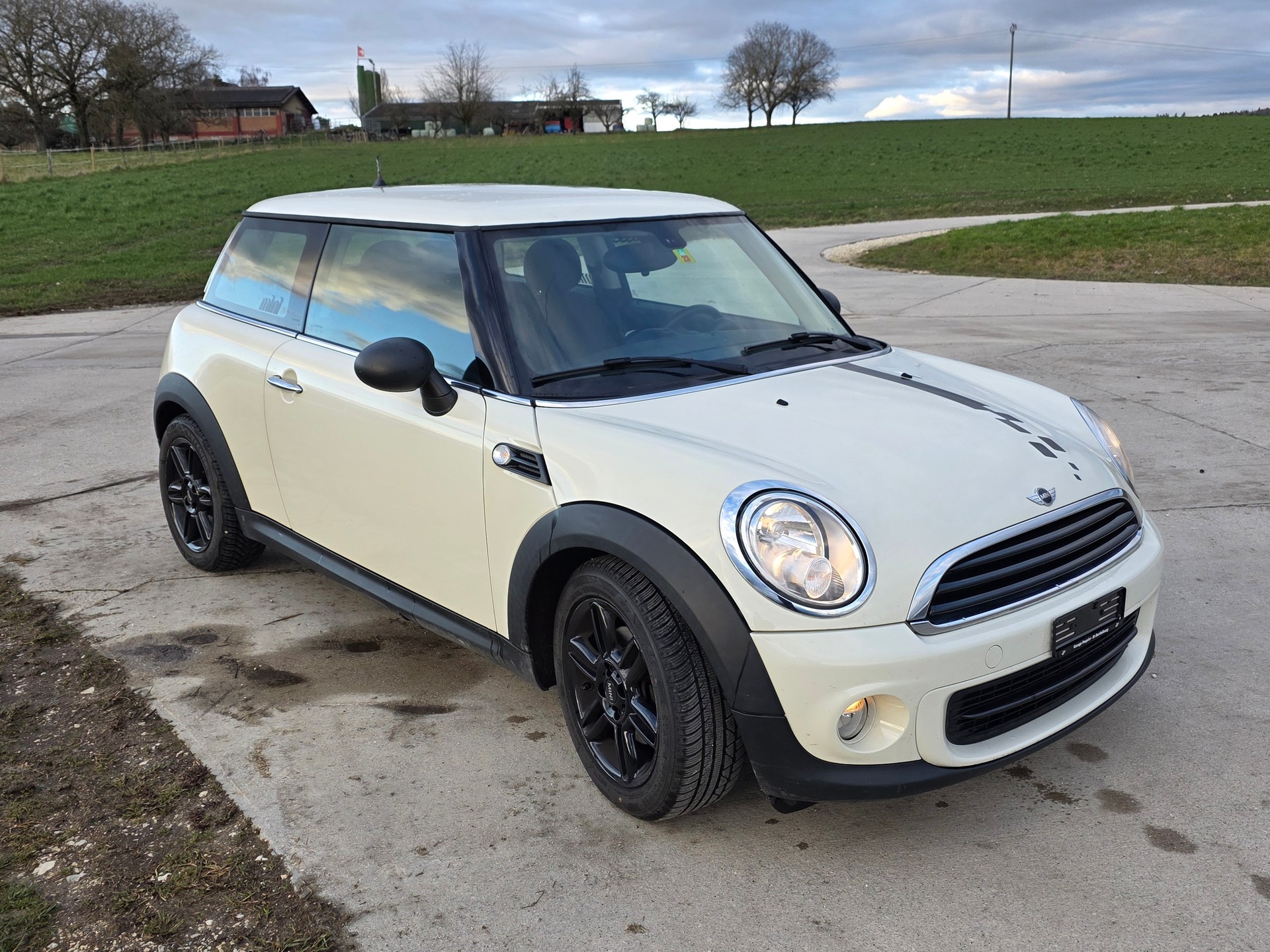 MINI One-image-2