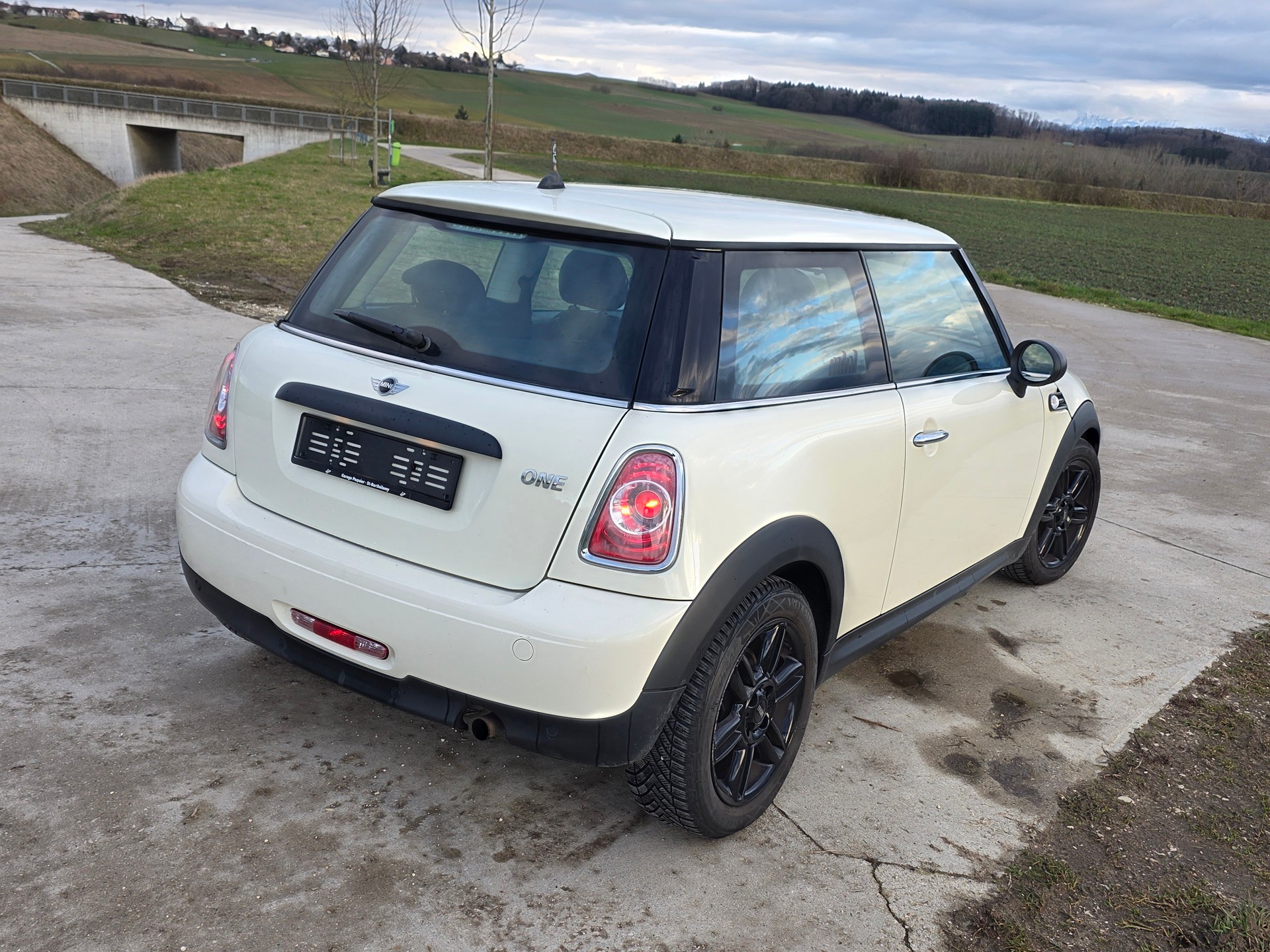 MINI One-image-3