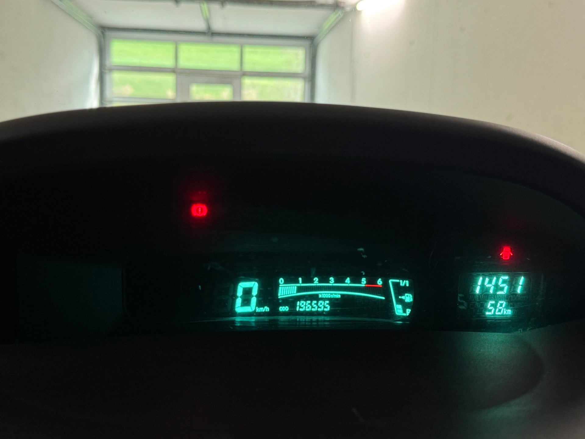 TOYOTA Yaris 1.4 D-4D Linea Sol-image-12